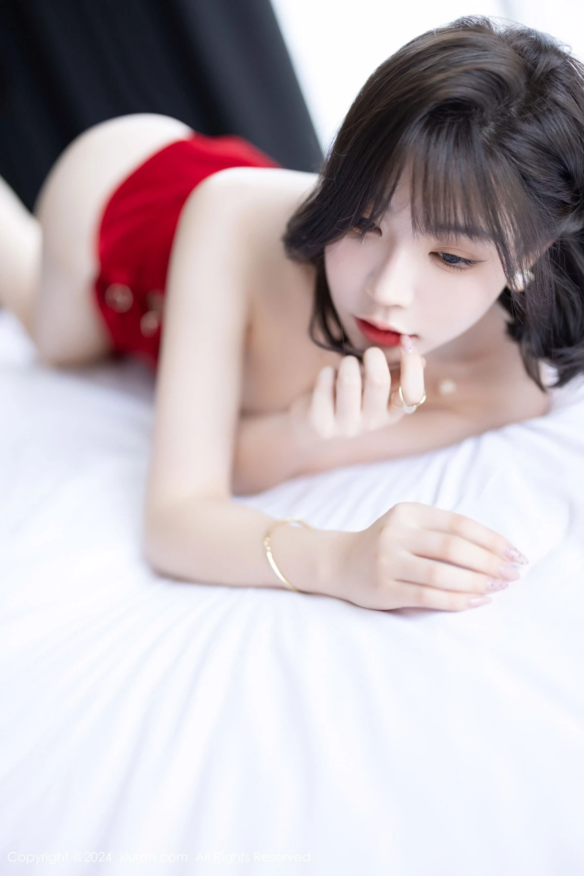 [[XiuRen秀人网]秀人网]No.9229_女神徐莉芝Booty红色吊带连衣裙露情趣内衣秀曼妙身姿诱惑写真90P