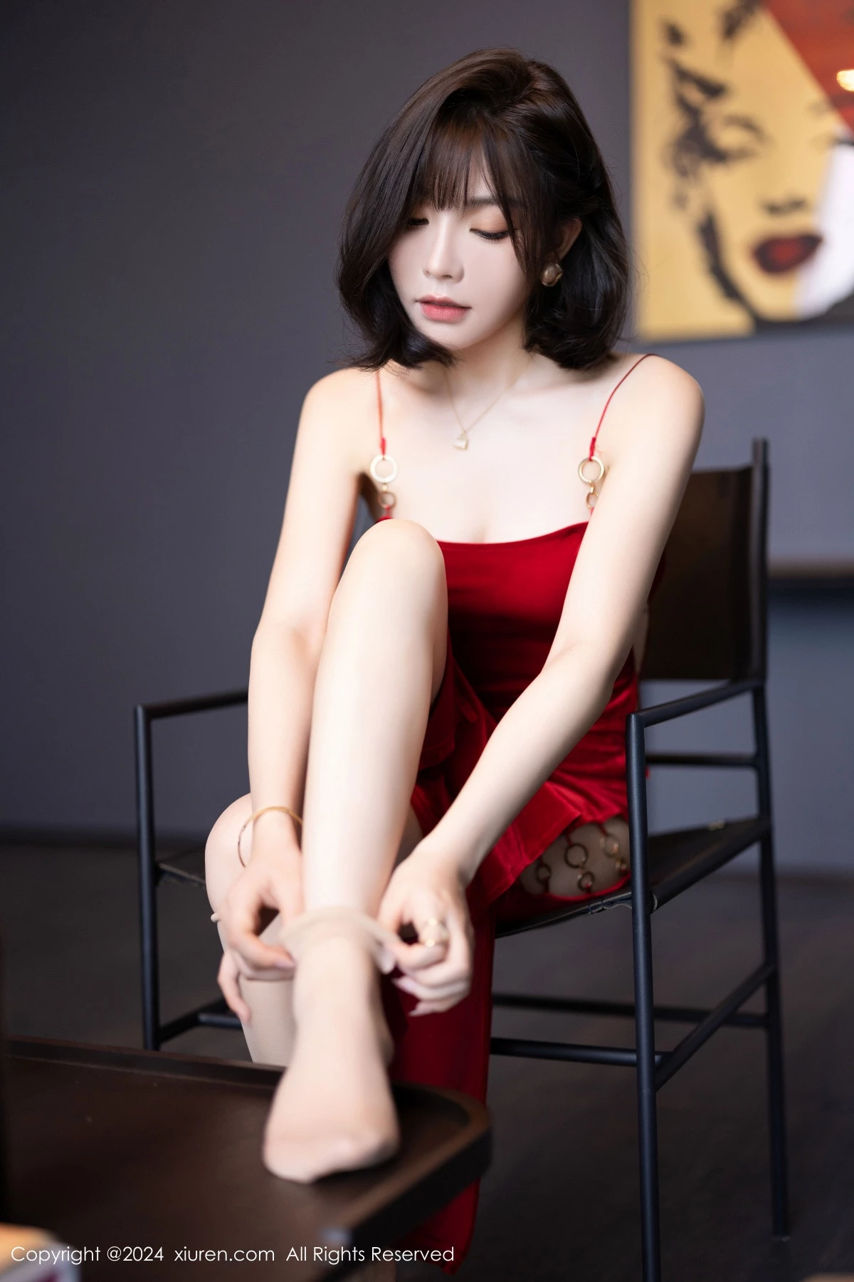 [[XiuRen秀人网]秀人网]No.9229_女神徐莉芝Booty红色吊带连衣裙露情趣内衣秀曼妙身姿诱惑写真90P