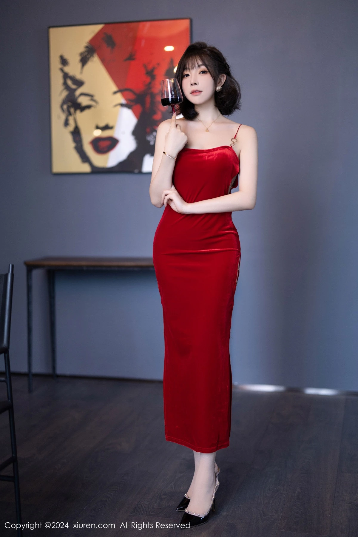 [[XiuRen秀人网]秀人网]No.9229_女神徐莉芝Booty红色吊带连衣裙露情趣内衣秀曼妙身姿诱惑写真90P