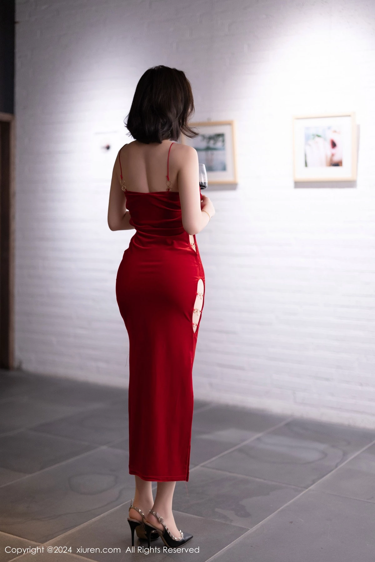 [[XiuRen秀人网]秀人网]No.9229_女神徐莉芝Booty红色吊带连衣裙露情趣内衣秀曼妙身姿诱惑写真90P