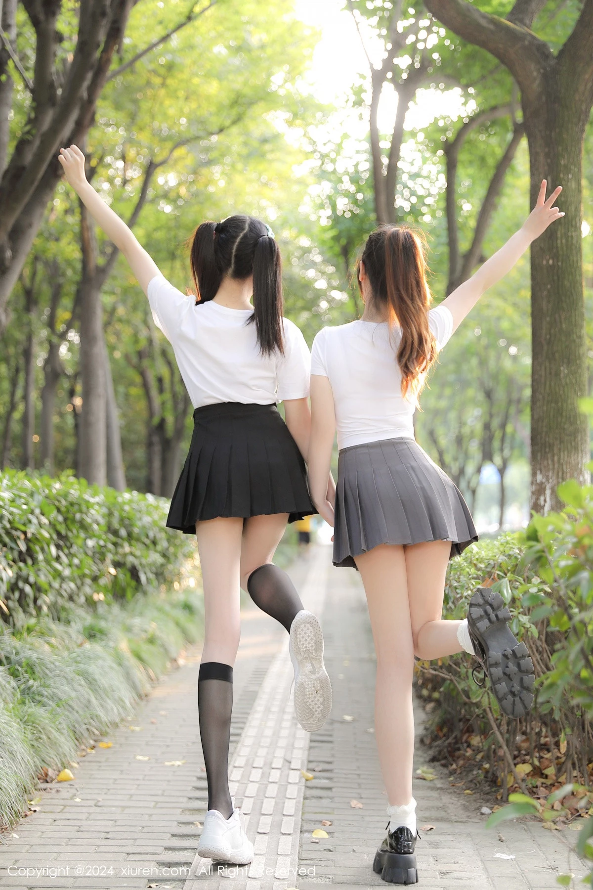 [[XiuRen秀人网]秀人网]No.9230_模特合集女神袁圆性感姐妹花脱JK制服秀完美身材惹火诱惑写真80P