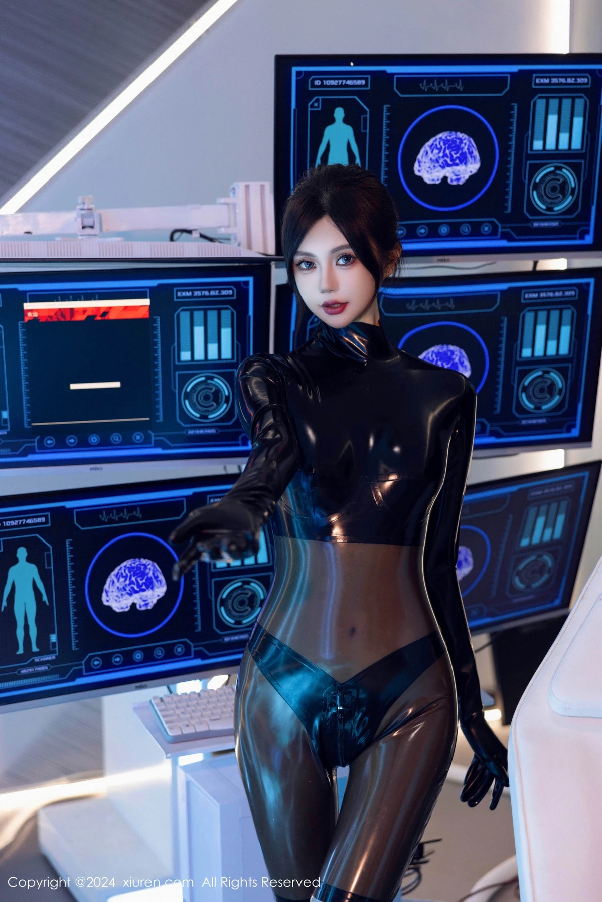 [[XiuRen秀人网]秀人网]No.9235_女神绮里嘉ula性感黑色轻透套装紧身秀婀娜动人身材诱惑写真96P