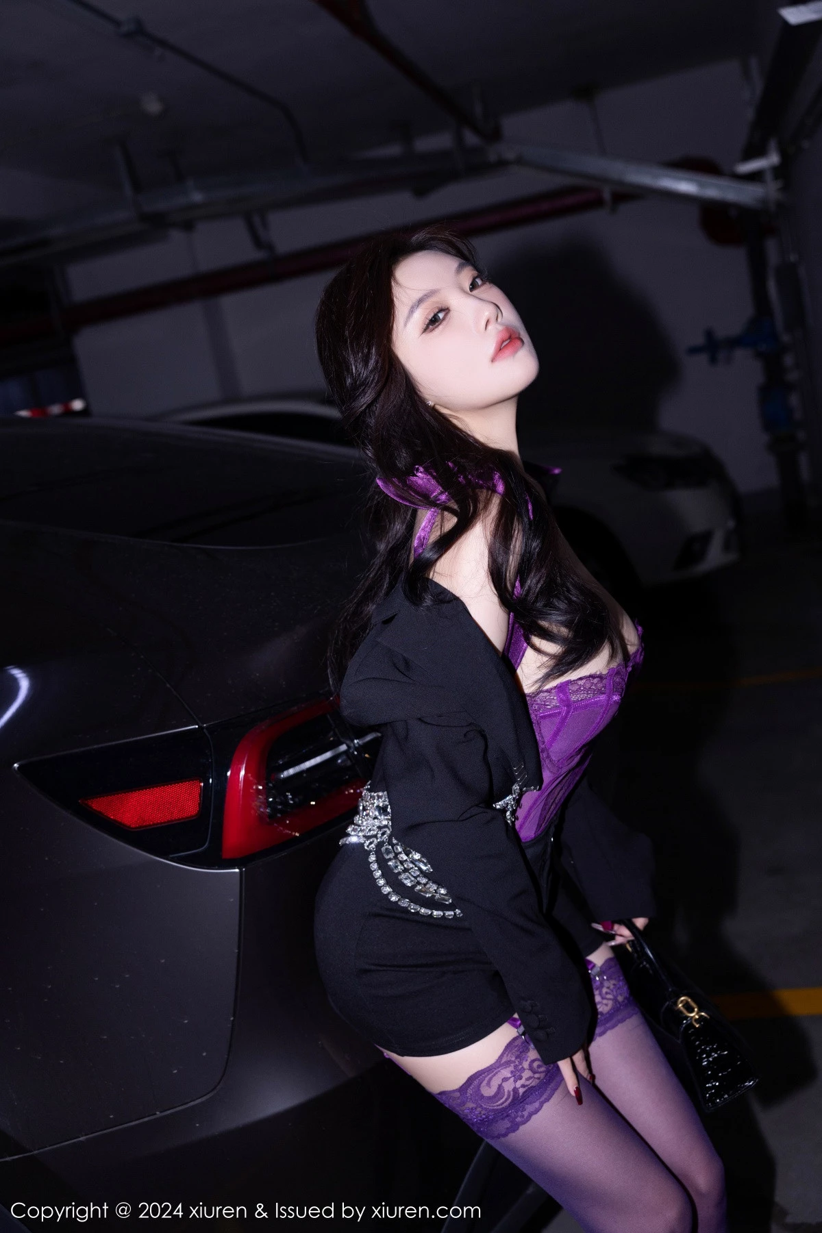 [[XiuRen秀人网]秀人网]No.9239_女神杨晨晨Yome紫色轻透情趣服饰配紫丝吊袜秀丰腴身姿诱惑写真81P