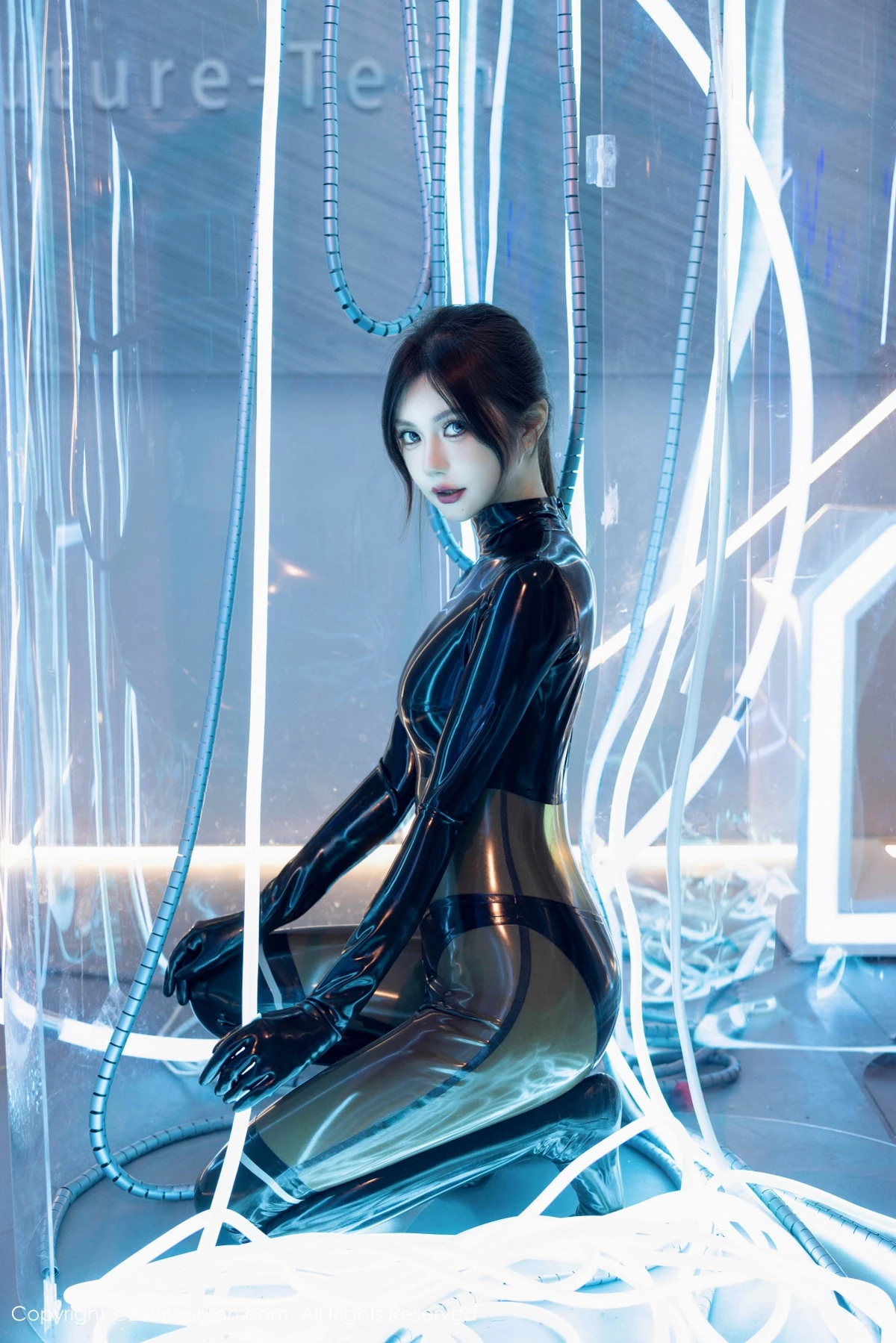 [[XiuRen秀人网]秀人网]No.9235_女神绮里嘉ula性感黑色轻透套装紧身秀婀娜动人身材诱惑写真96P