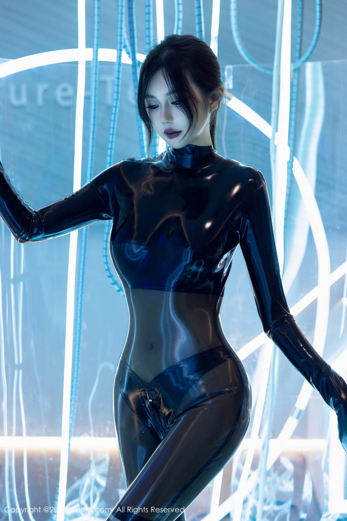 [[XiuRen秀人网]秀人网]No.9235_女神绮里嘉ula性感黑色轻透套装紧身秀婀娜动人身材诱惑写真96P