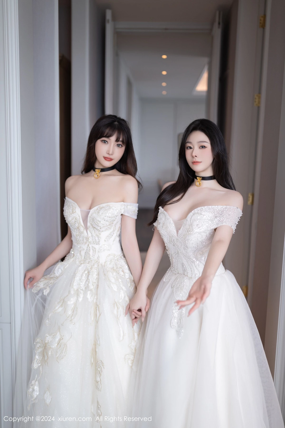 [[XiuRen秀人网]秀人网]No.9240_模特合集女神小逗逗＆陆萱萱性感白色内衣秀完美身材诱惑写真80P