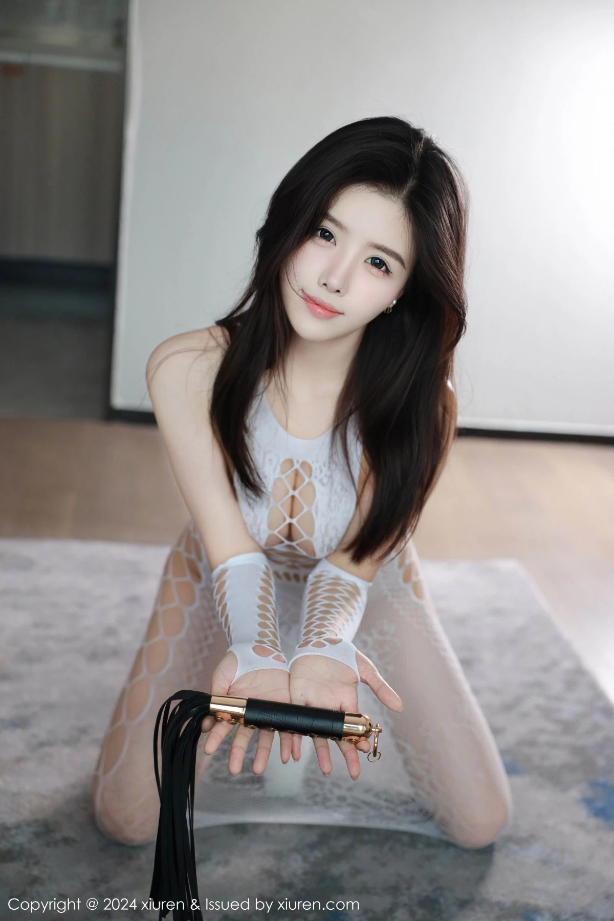 [[XiuRen秀人网]秀人网]No.9243_新人模特唐翩翩性感白色蕾丝情趣服饰缕空秀惹火身材诱惑写真88P