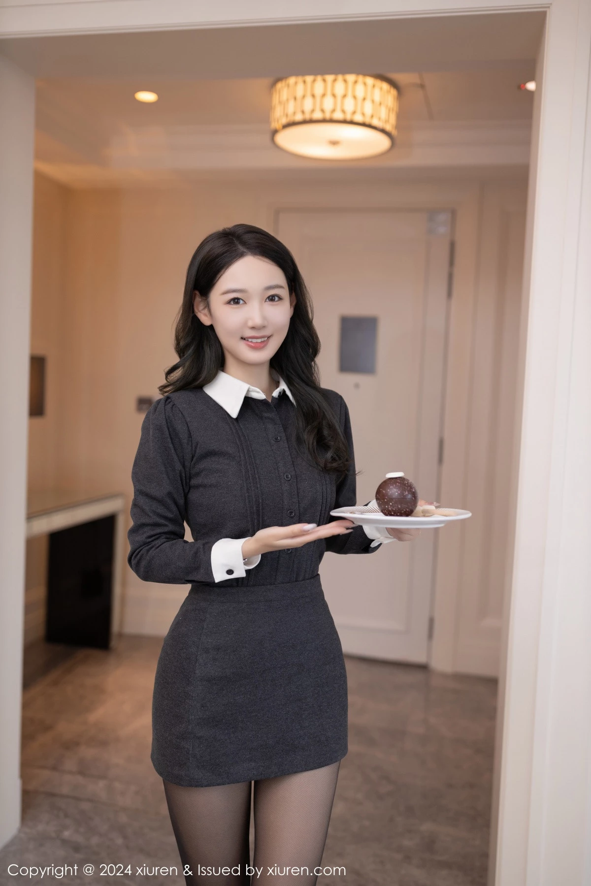 [[XiuRen秀人网]秀人网]No.9250_模特唐安琪性感黑色制服露红色内衣配超薄黑丝秀曼妙身姿诱惑写真80P