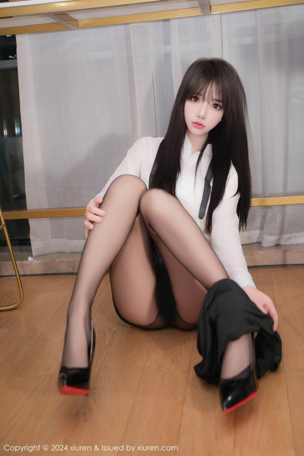 [[XiuRen秀人网]秀人网]No.9248_模特沐言yanyan性感白衬衣配黑短裙露超薄黑丝秀美腿诱惑写真80P