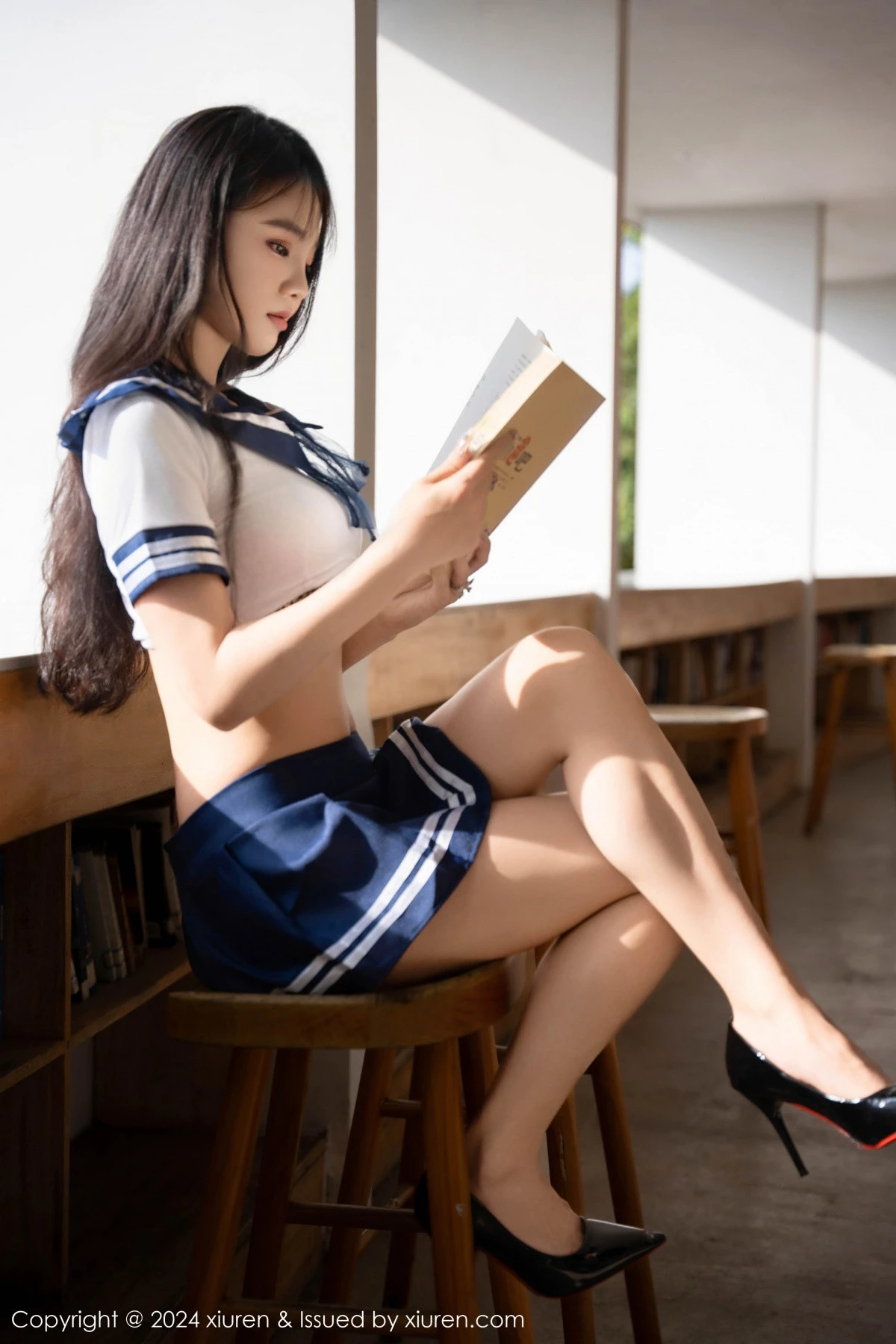 [[XiuRen秀人网]秀人网]No.9245_新人模特李嫣性感情趣学妹制服露豹纹内衣秀丰腴身姿诱惑写真60P