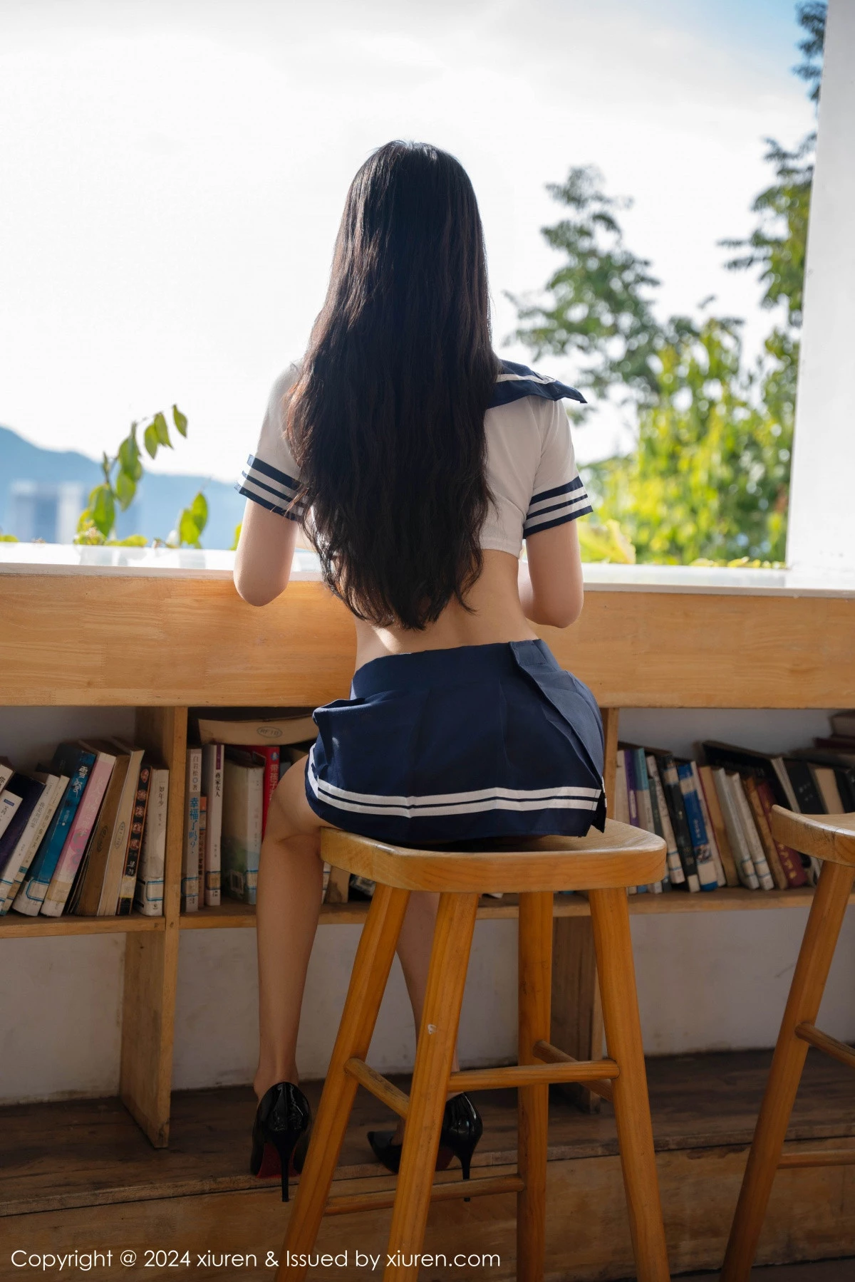 [[XiuRen秀人网]秀人网]No.9245_新人模特李嫣性感情趣学妹制服露豹纹内衣秀丰腴身姿诱惑写真60P