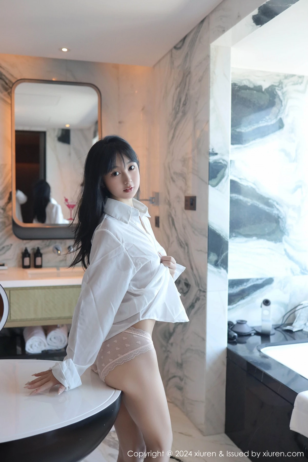 [[XiuRen秀人网]秀人网]No.9251_新人模特林好好私房浴室性感白色衬衣半脱秀曼妙身姿诱惑写真67P
