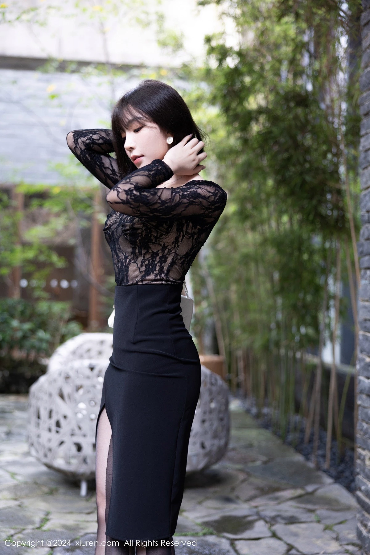 [[XiuRen秀人网]秀人网]No.9257_女神徐莉芝Booty性感黑色蕾丝连衣裙配超薄黑丝极致魅惑写真94P