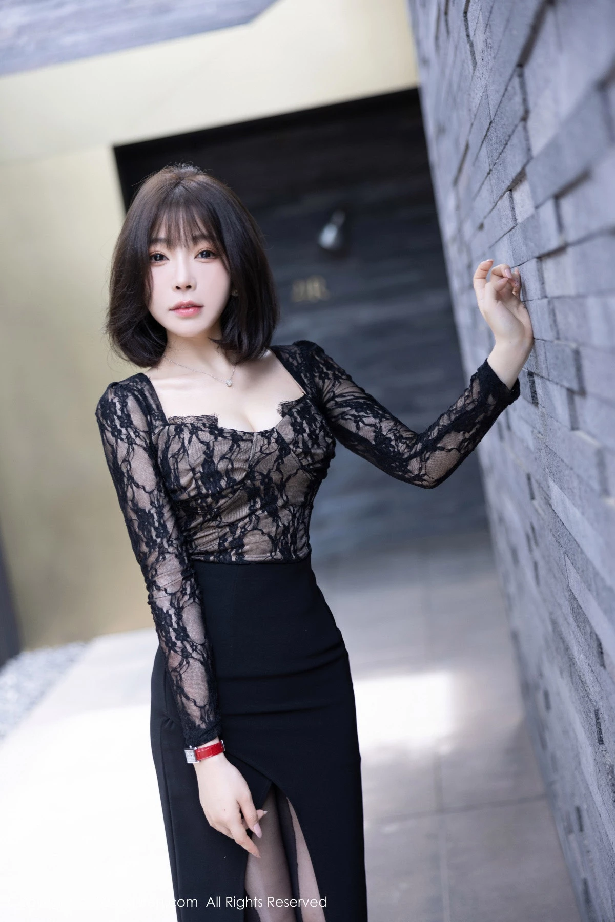 [[XiuRen秀人网]秀人网]No.9257_女神徐莉芝Booty性感黑色蕾丝连衣裙配超薄黑丝极致魅惑写真94P