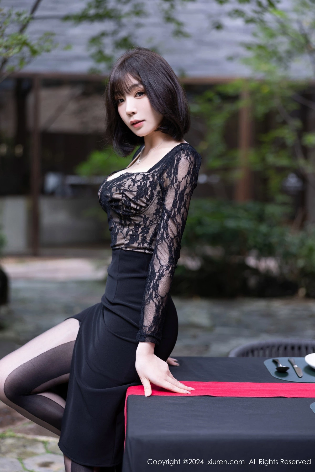 [[XiuRen秀人网]秀人网]No.9257_女神徐莉芝Booty性感黑色蕾丝连衣裙配超薄黑丝极致魅惑写真94P