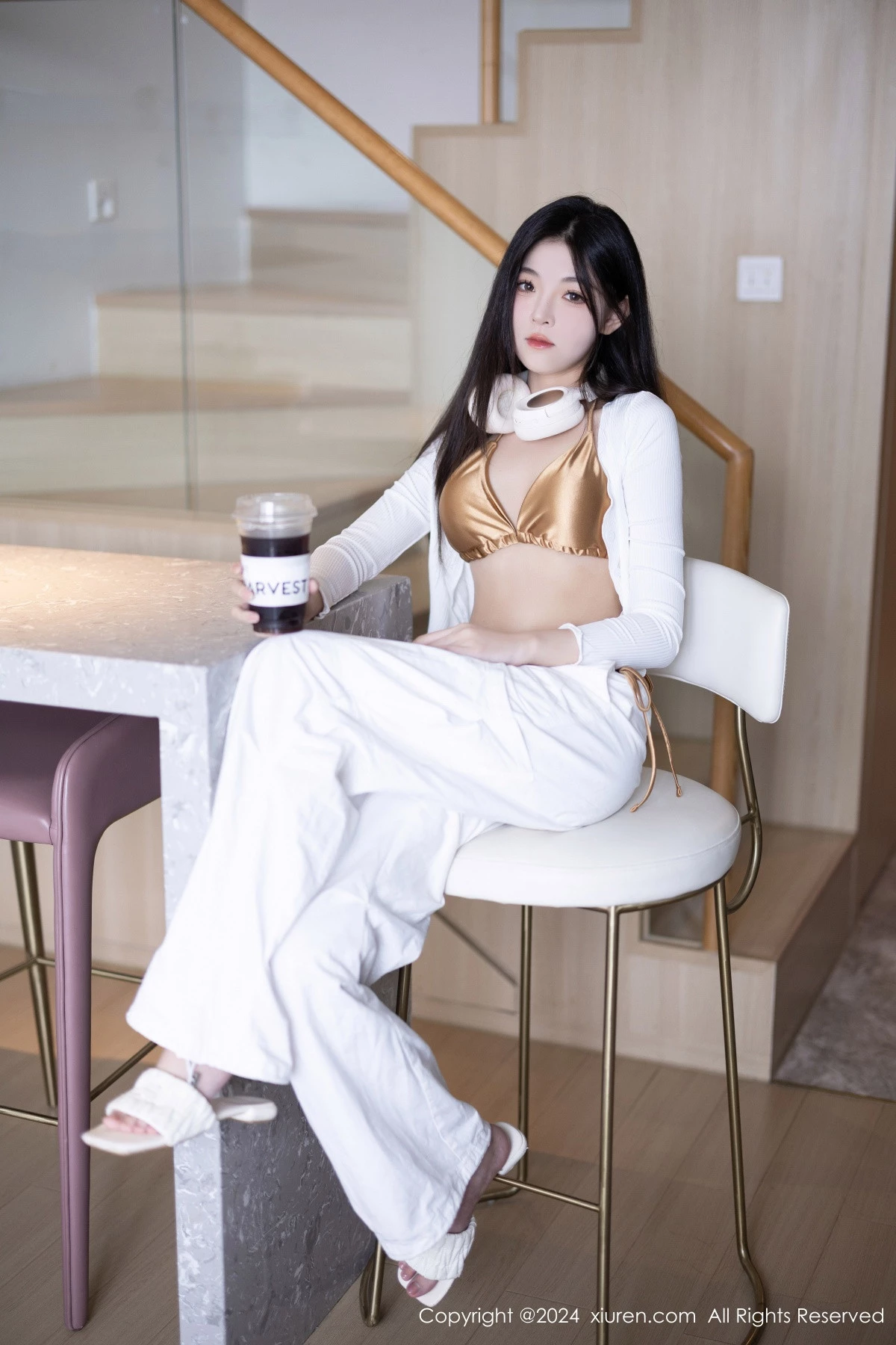 [[XiuRen秀人网]秀人网]No.9262_模特初梦瑶性感金色比基尼+红色情趣内衣秀完美身材诱惑写真83P