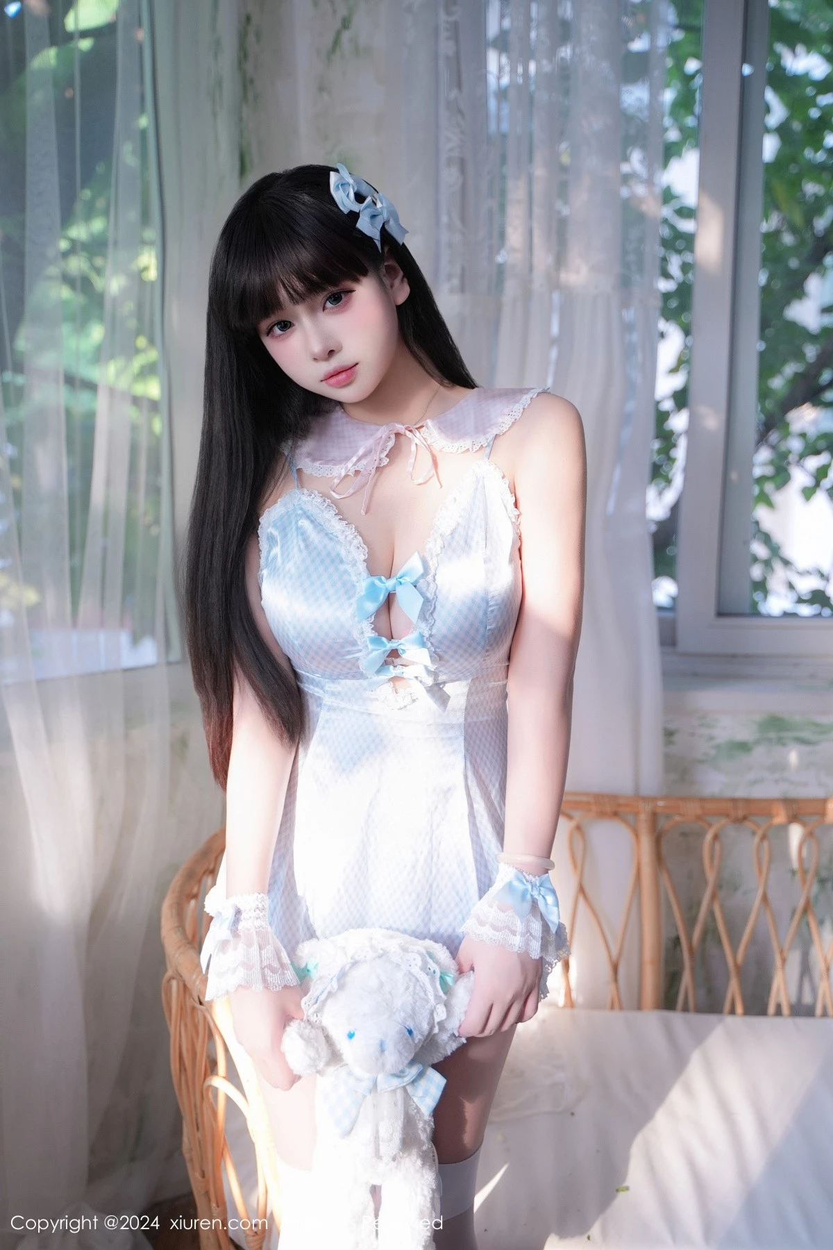 [[XiuRen秀人网]秀人网]No.9258_新人模特正妹Abby性感女仆装扮配白丝袜秀丰满身材惹火诱惑写真68P