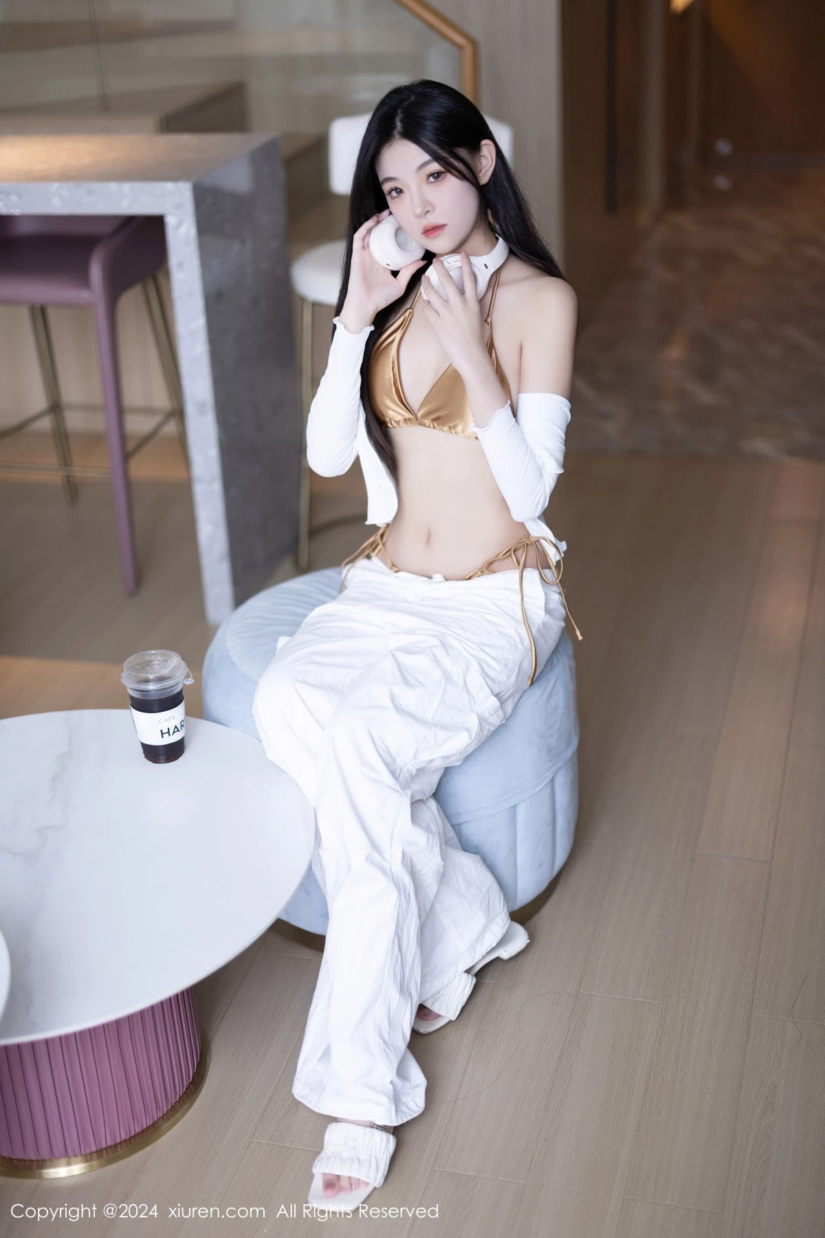 [[XiuRen秀人网]秀人网]No.9262_模特初梦瑶性感金色比基尼+红色情趣内衣秀完美身材诱惑写真83P