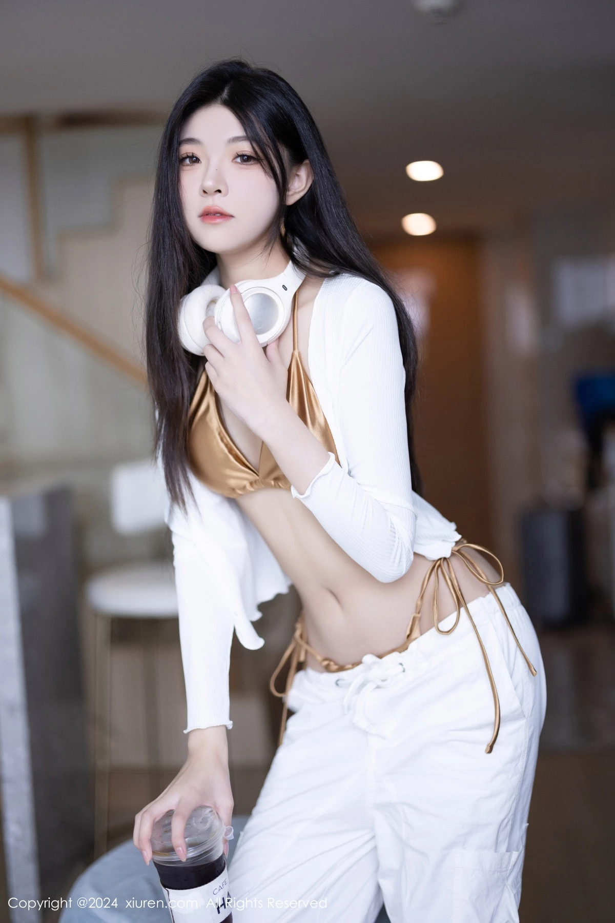 [[XiuRen秀人网]秀人网]No.9262_模特初梦瑶性感金色比基尼+红色情趣内衣秀完美身材诱惑写真83P