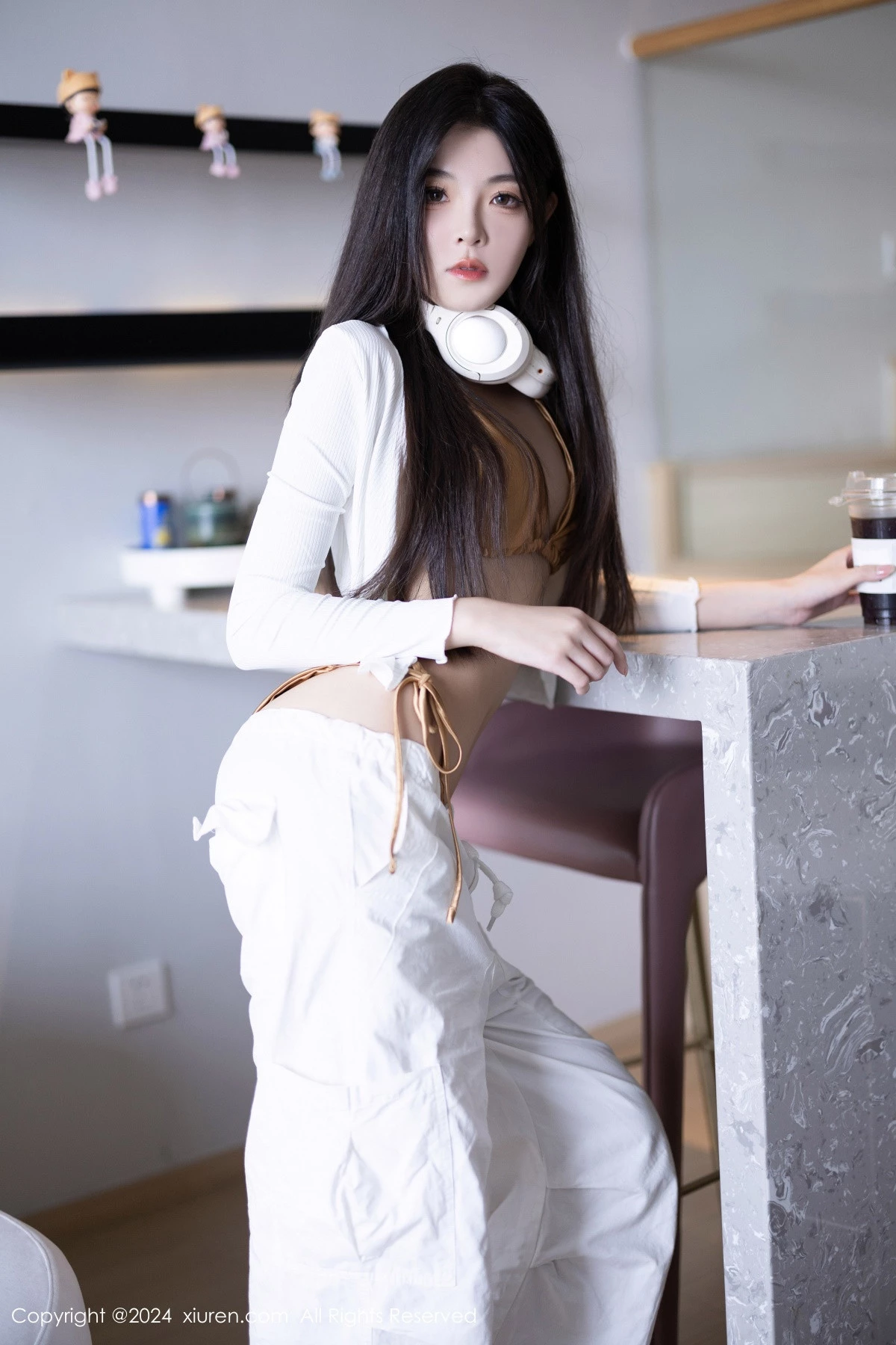 [[XiuRen秀人网]秀人网]No.9262_模特初梦瑶性感金色比基尼+红色情趣内衣秀完美身材诱惑写真83P