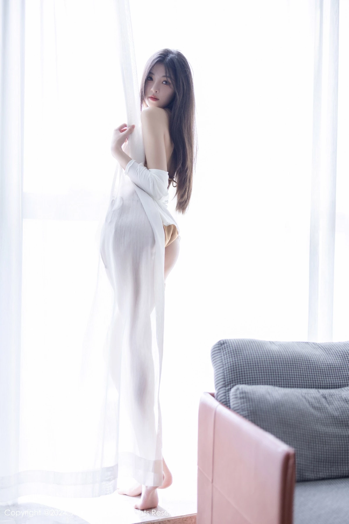 [[XiuRen秀人网]秀人网]No.9262_模特初梦瑶性感金色比基尼+红色情趣内衣秀完美身材诱惑写真83P