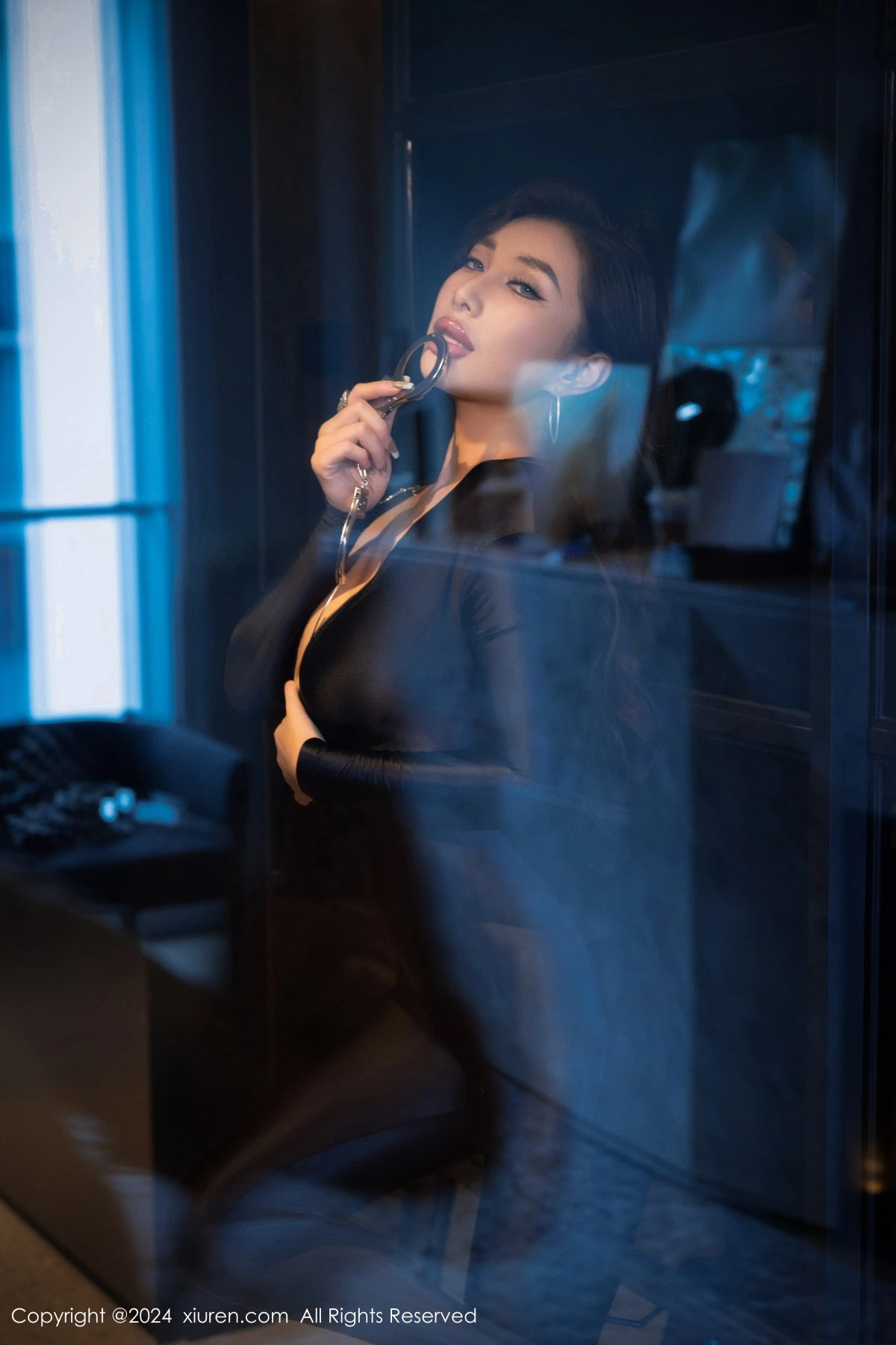 [[XiuRen秀人网]秀人网]No.9259_新人模特FE-性感黑色连体衣露超薄黑丝秀丰腴身姿撩人诱惑写真59P