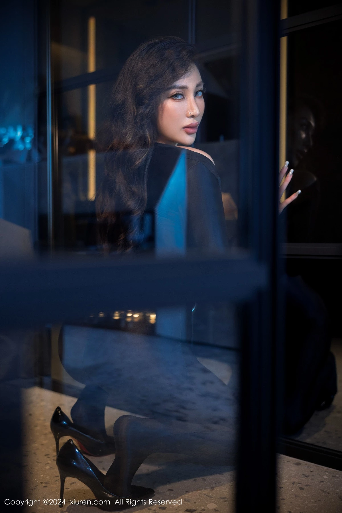 [[XiuRen秀人网]秀人网]No.9259_新人模特FE-性感黑色连体衣露超薄黑丝秀丰腴身姿撩人诱惑写真59P