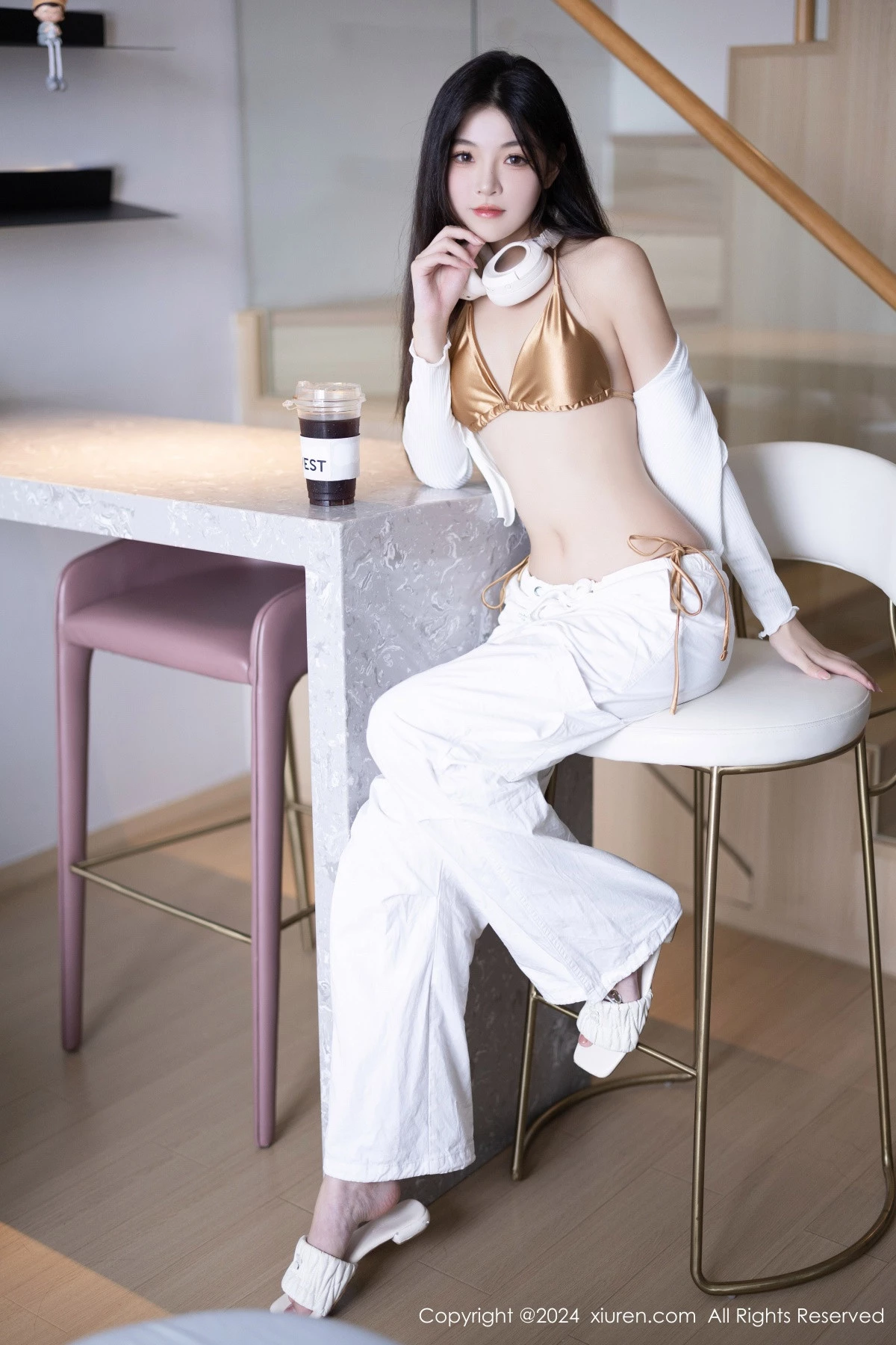 [[XiuRen秀人网]秀人网]No.9262_模特初梦瑶性感金色比基尼+红色情趣内衣秀完美身材诱惑写真83P