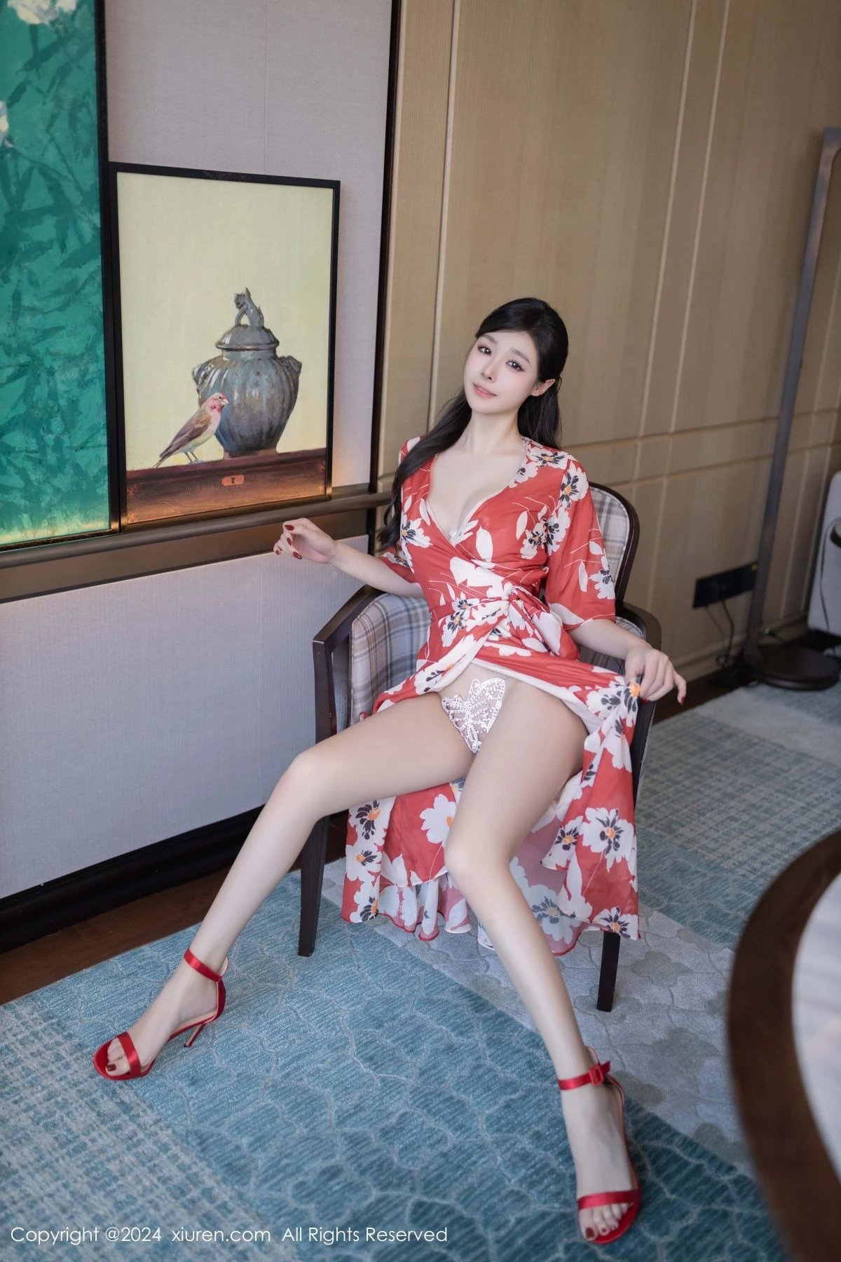 [[XiuRen秀人网]秀人网]No.9270_模特小逗逗性感花朵连衣裙露白色情趣内衣秀曼妙身姿诱惑写真80P