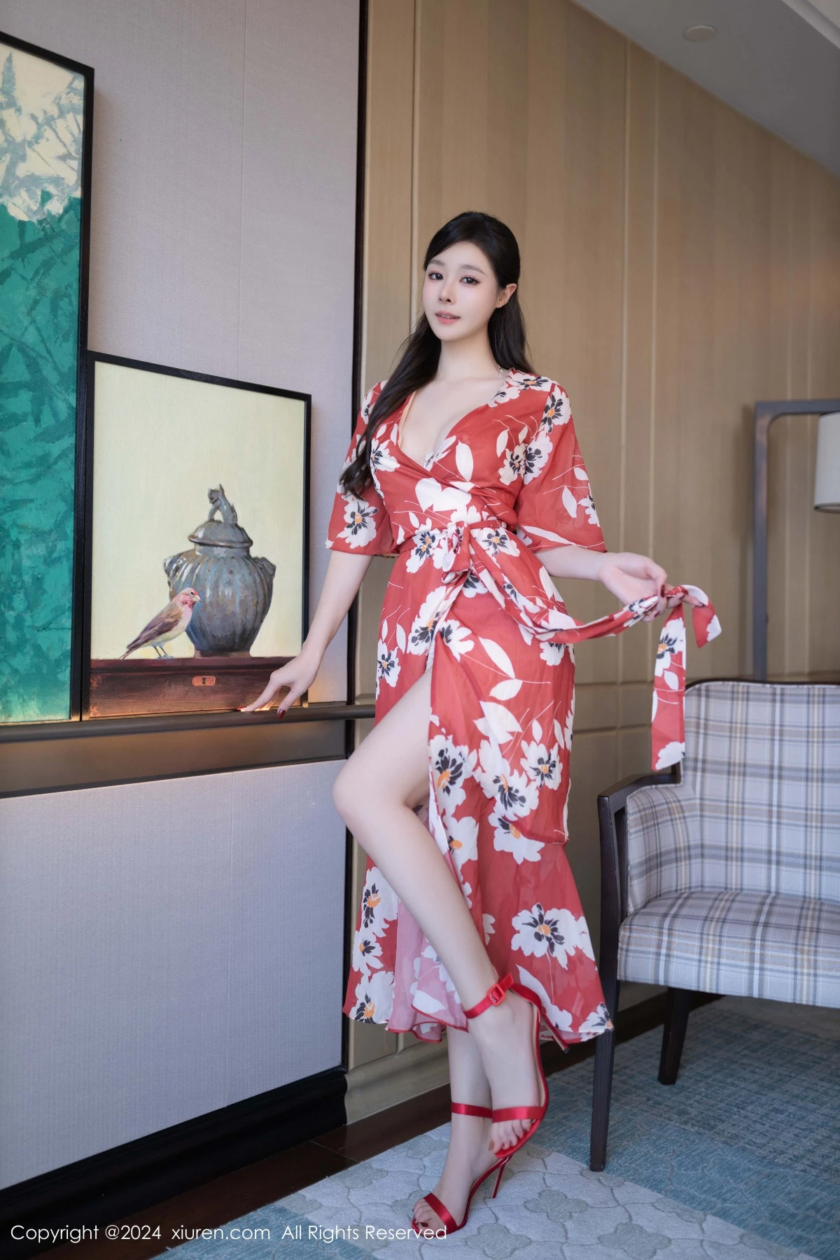 [[XiuRen秀人网]秀人网]No.9270_模特小逗逗性感花朵连衣裙露白色情趣内衣秀曼妙身姿诱惑写真80P