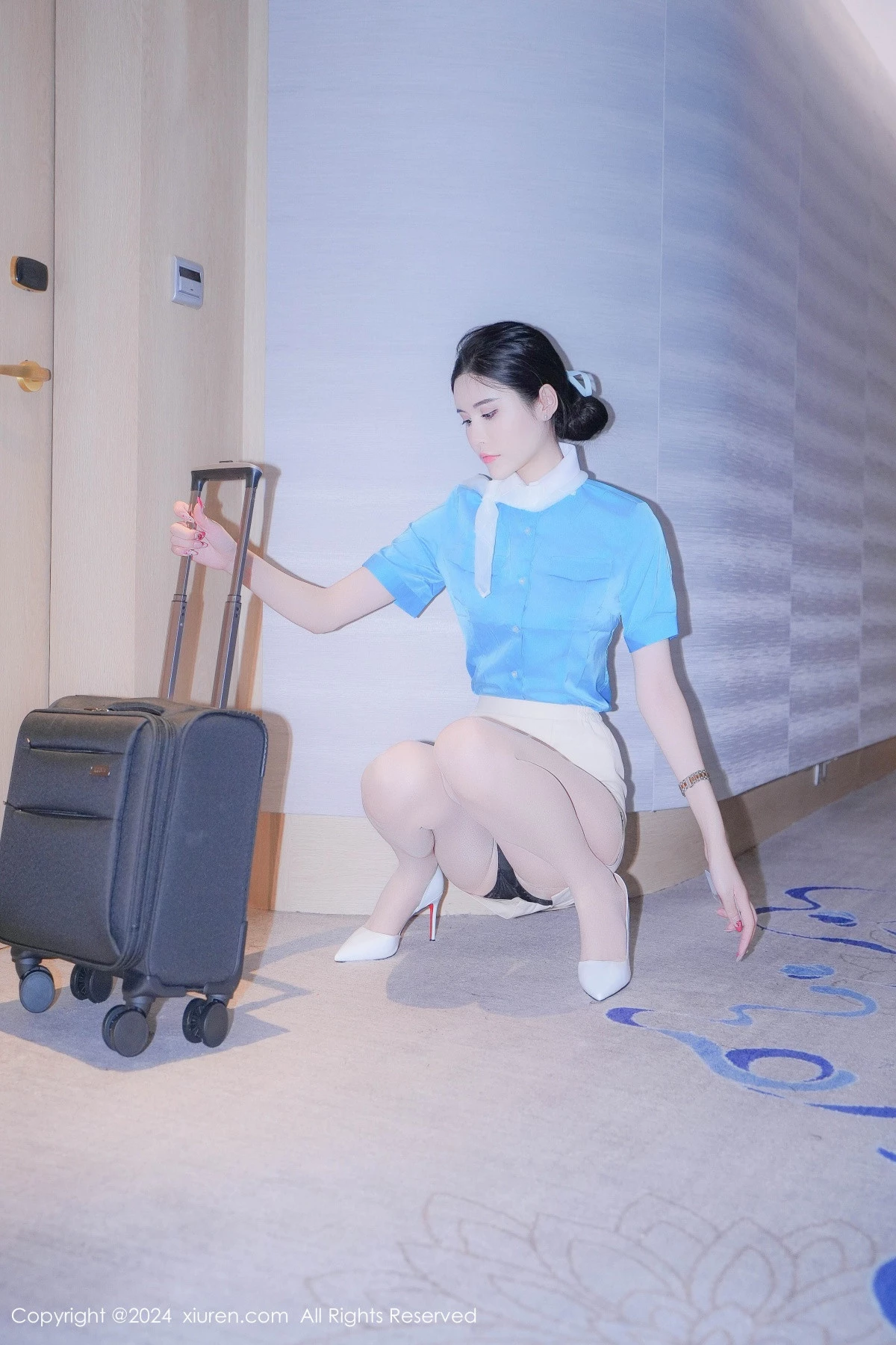 [[XiuRen秀人网]秀人网]No.9269_模特Erikaki性感蓝衣白裙制服配白色丝袜秀曼妙身姿迷人诱惑写真82P