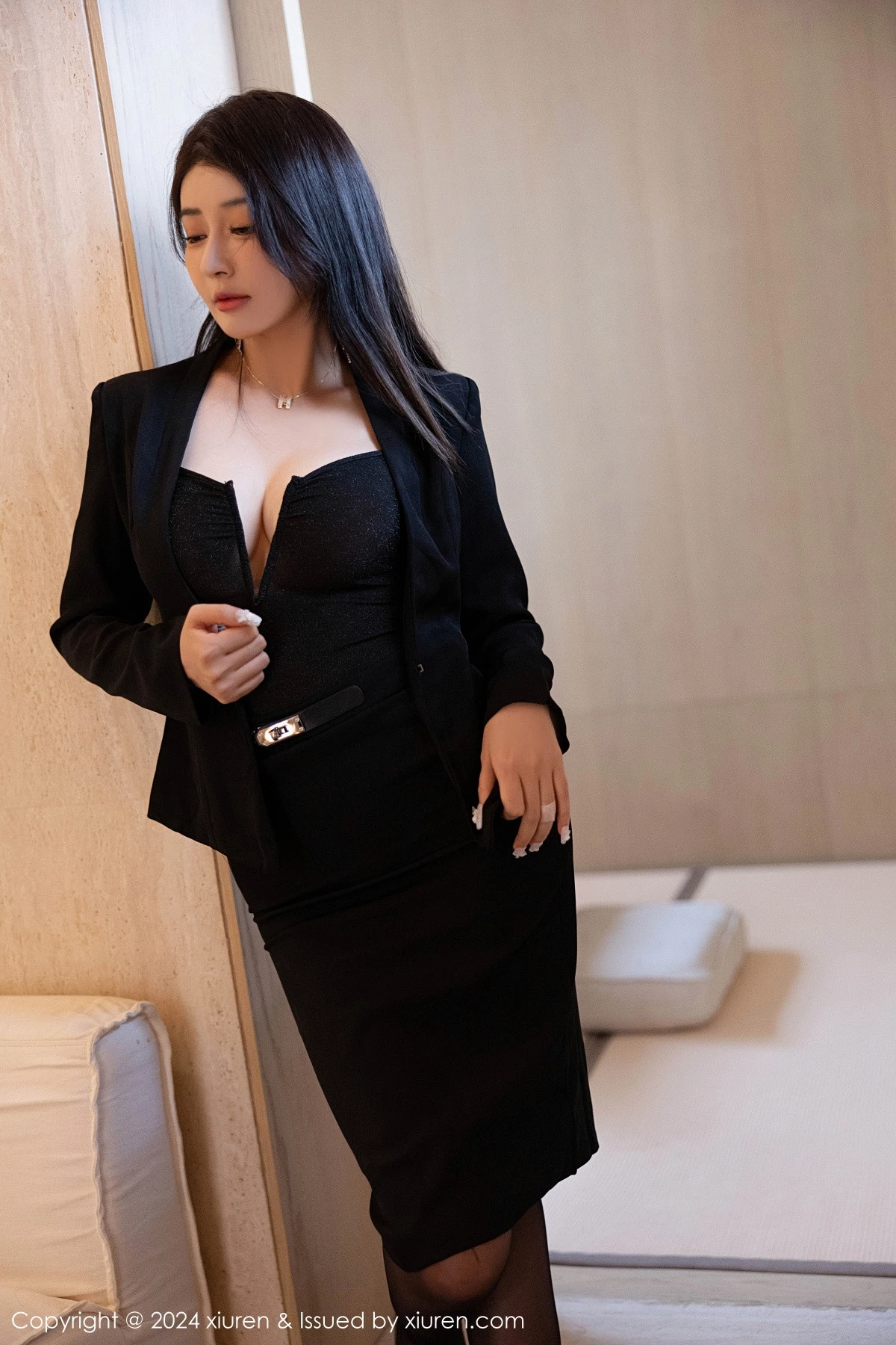 [[XiuRen秀人网]秀人网]No.9271_模特凯竹Quinn性感黑色上衣露黑色情趣内衣秀惹火身材诱惑写真88P