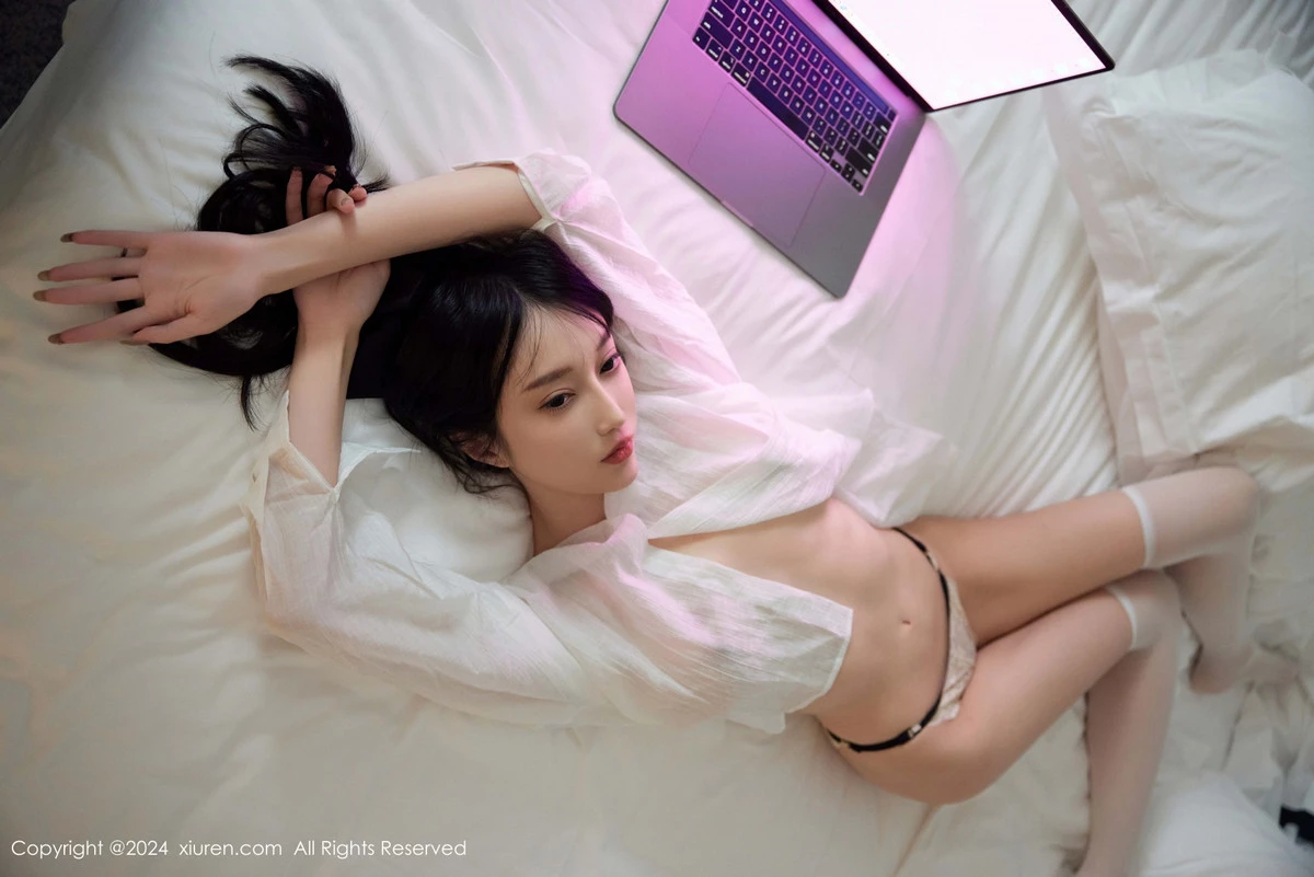 [[XiuRen秀人网]秀人网]No.9274_模特玥儿玥er浴室性感白色衬衫配白色丝袜秀曼妙身姿诱惑写真75P