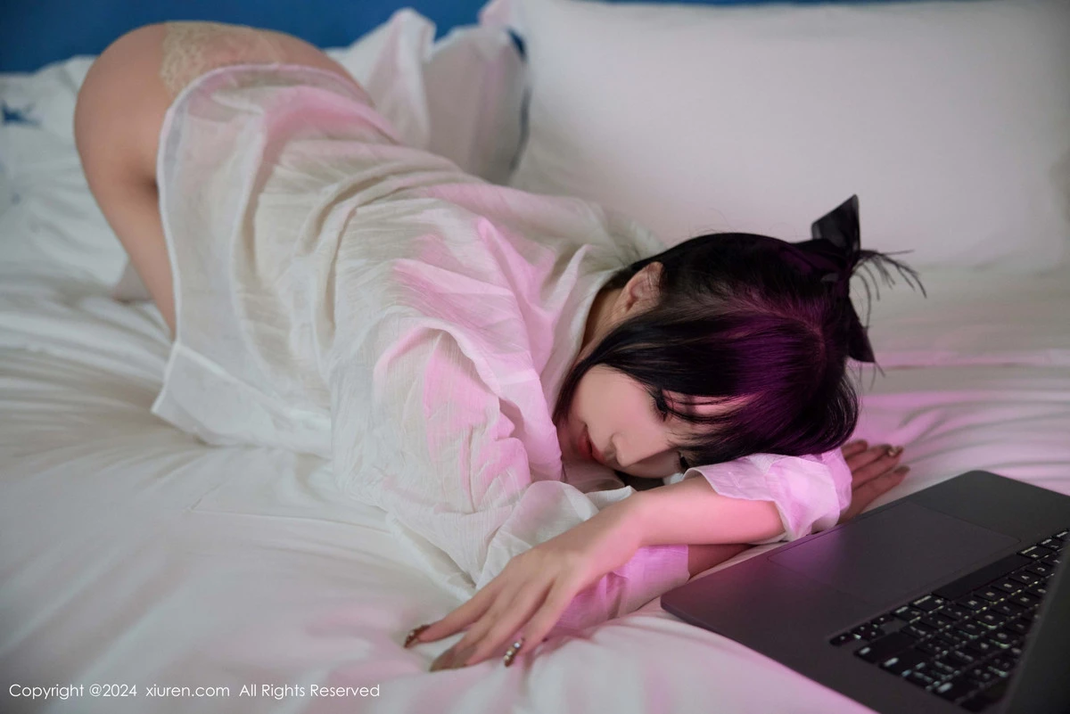 [[XiuRen秀人网]秀人网]No.9274_模特玥儿玥er浴室性感白色衬衫配白色丝袜秀曼妙身姿诱惑写真75P