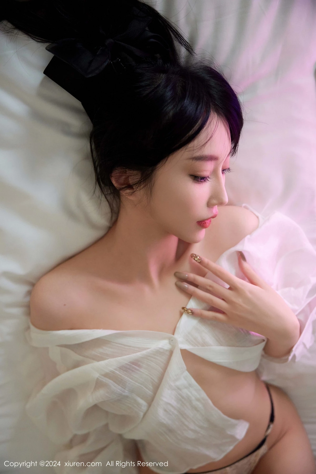 [[XiuRen秀人网]秀人网]No.9274_模特玥儿玥er浴室性感白色衬衫配白色丝袜秀曼妙身姿诱惑写真75P