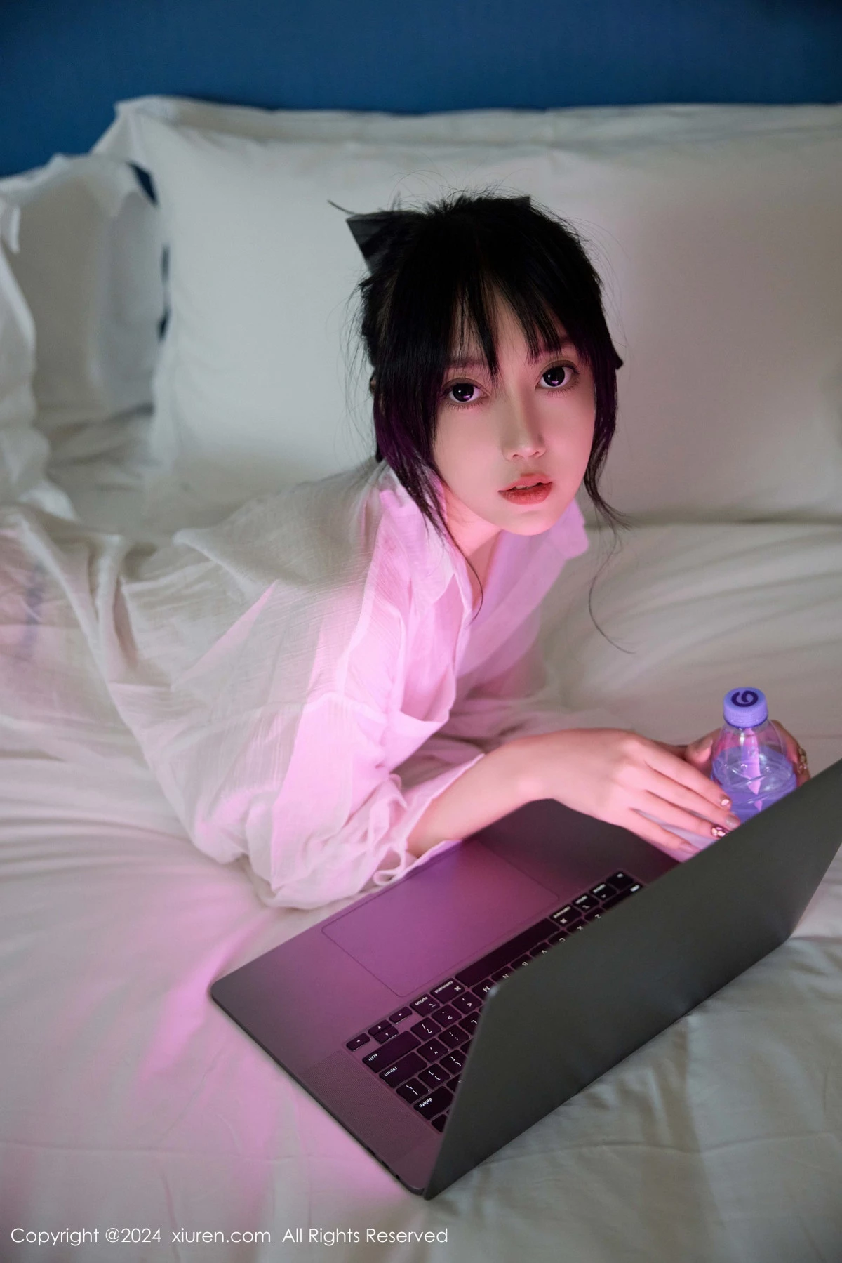 [[XiuRen秀人网]秀人网]No.9274_模特玥儿玥er浴室性感白色衬衫配白色丝袜秀曼妙身姿诱惑写真75P