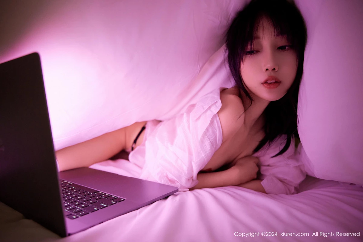 [[XiuRen秀人网]秀人网]No.9274_模特玥儿玥er浴室性感白色衬衫配白色丝袜秀曼妙身姿诱惑写真75P