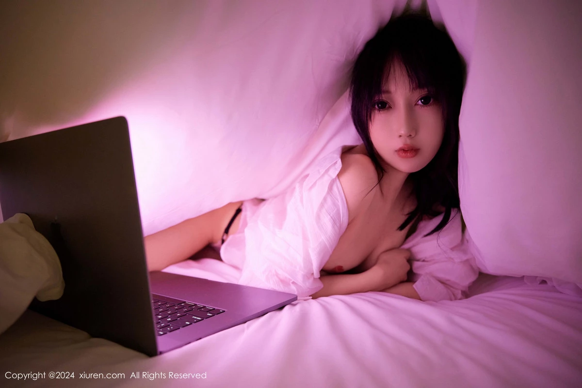 [[XiuRen秀人网]秀人网]No.9274_模特玥儿玥er浴室性感白色衬衫配白色丝袜秀曼妙身姿诱惑写真75P