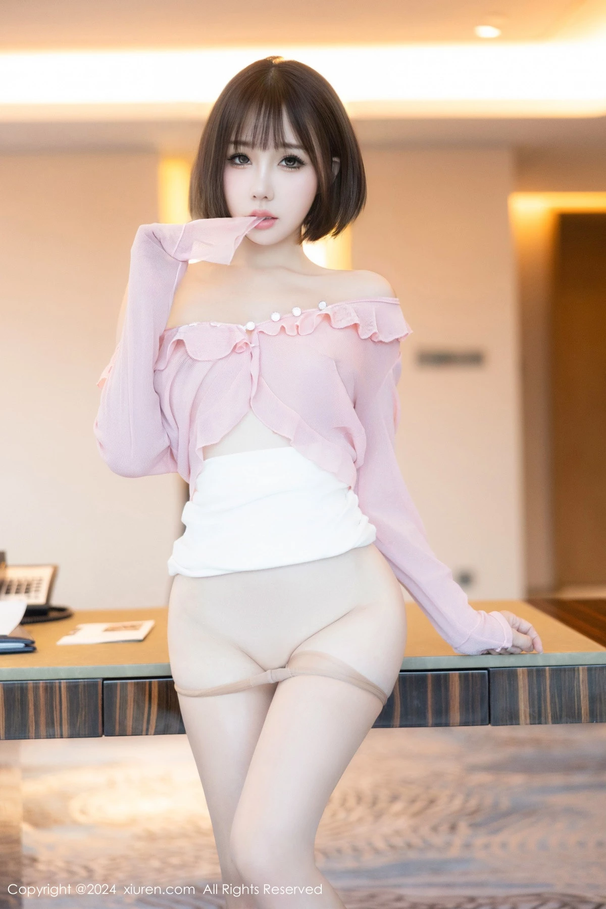 [[XiuRen秀人网]秀人网]No.9273_模特波巧酱浴室场景粉色上衣配超薄肉丝湿身秀惹火身材诱惑写真79P