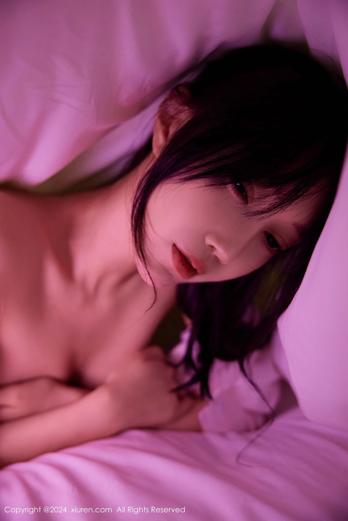 [[XiuRen秀人网]秀人网]No.9274_模特玥儿玥er浴室性感白色衬衫配白色丝袜秀曼妙身姿诱惑写真75P