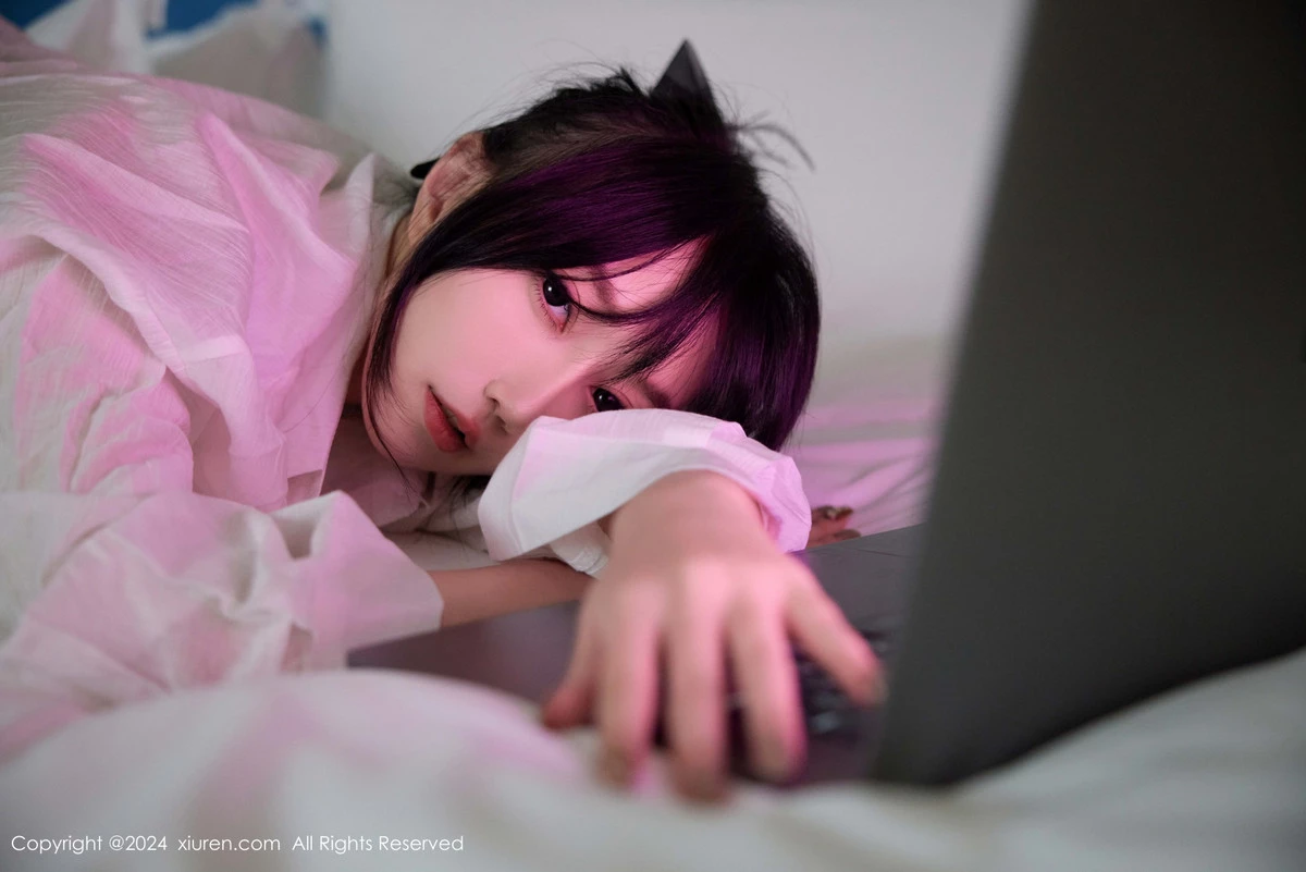 [[XiuRen秀人网]秀人网]No.9274_模特玥儿玥er浴室性感白色衬衫配白色丝袜秀曼妙身姿诱惑写真75P