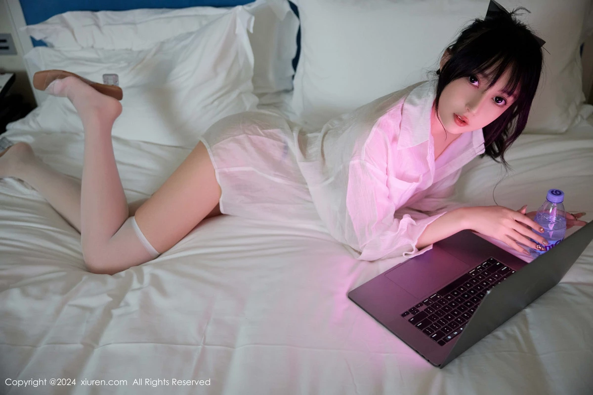 [[XiuRen秀人网]秀人网]No.9274_模特玥儿玥er浴室性感白色衬衫配白色丝袜秀曼妙身姿诱惑写真75P