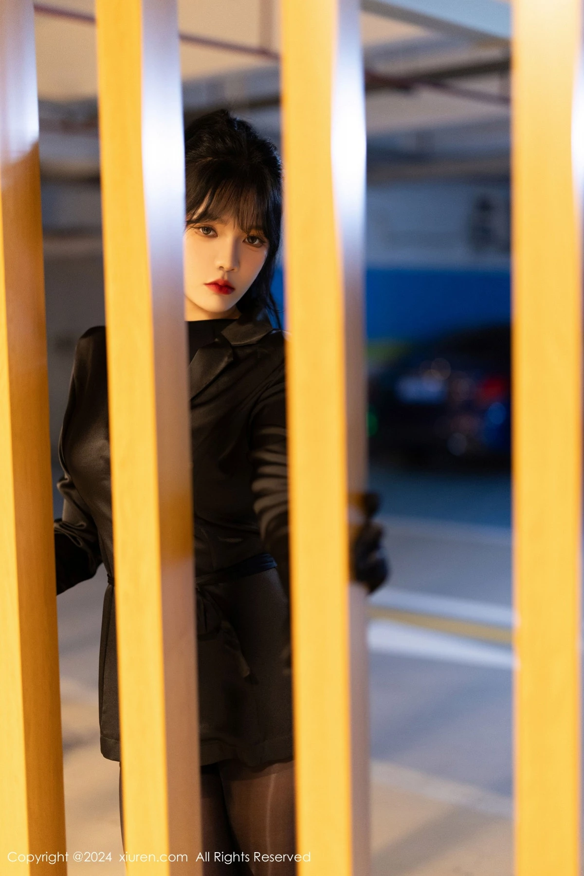 [[XiuRen秀人网]秀人网]No.9275_模特娜比黑色外套配黑长靴露超薄连体黑丝秀凹凸身材诱惑写真90P