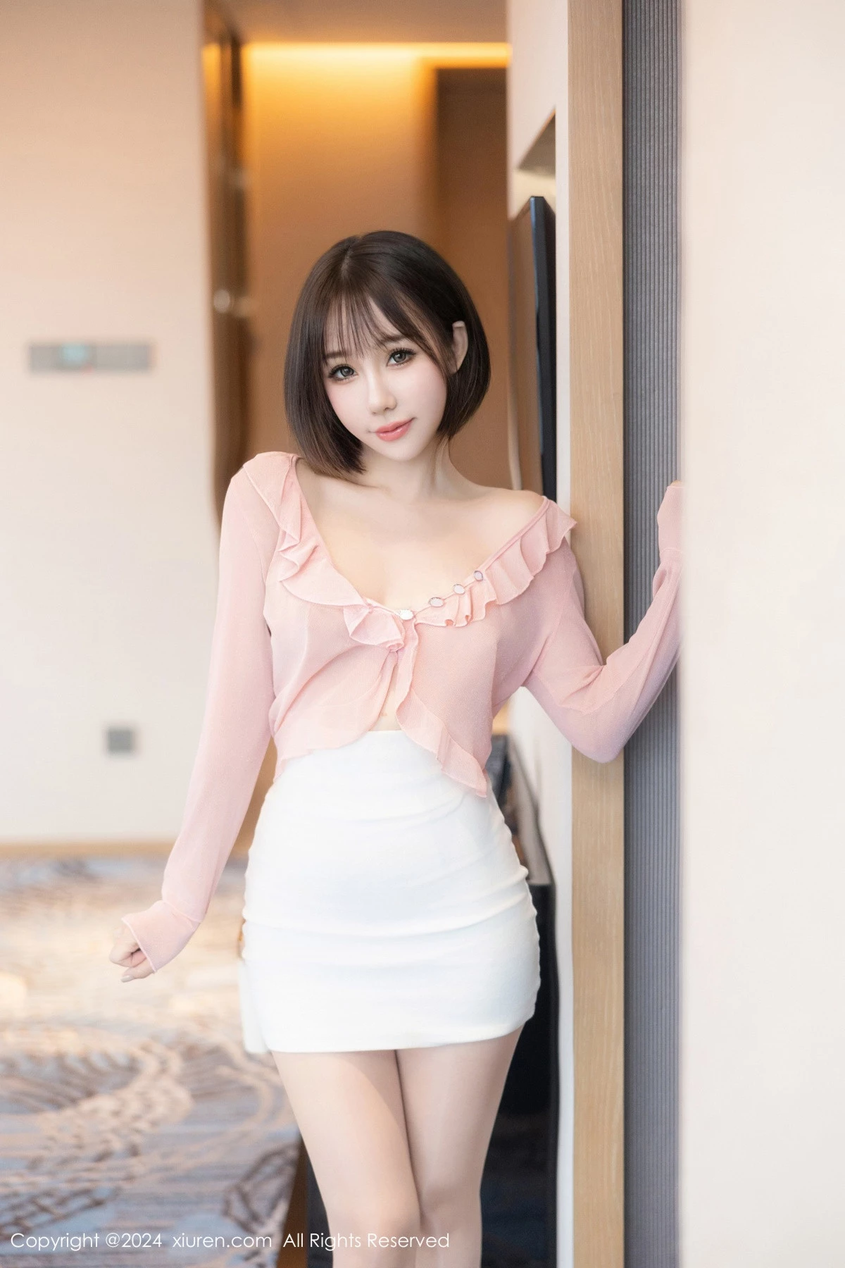 [[XiuRen秀人网]秀人网]No.9273_模特波巧酱浴室场景粉色上衣配超薄肉丝湿身秀惹火身材诱惑写真79P