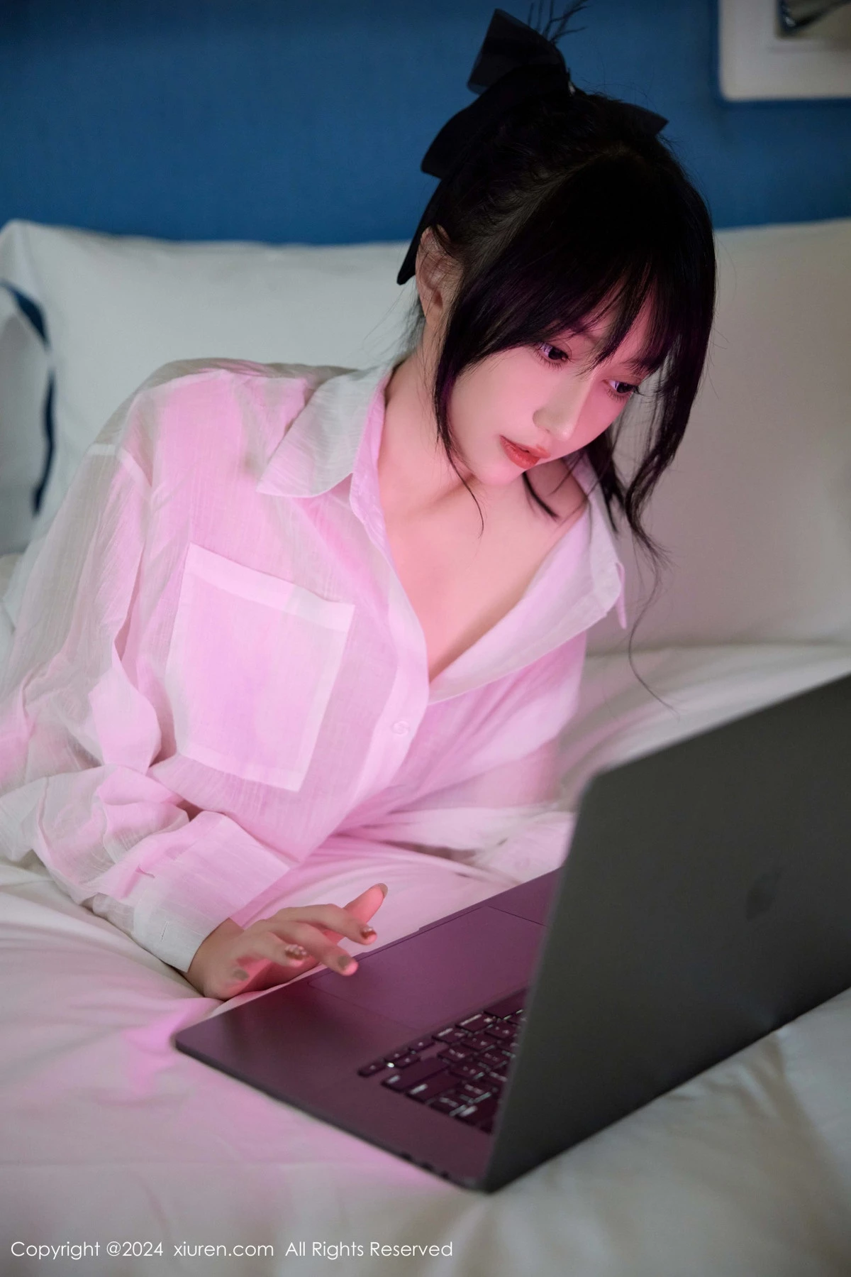 [[XiuRen秀人网]秀人网]No.9274_模特玥儿玥er浴室性感白色衬衫配白色丝袜秀曼妙身姿诱惑写真75P