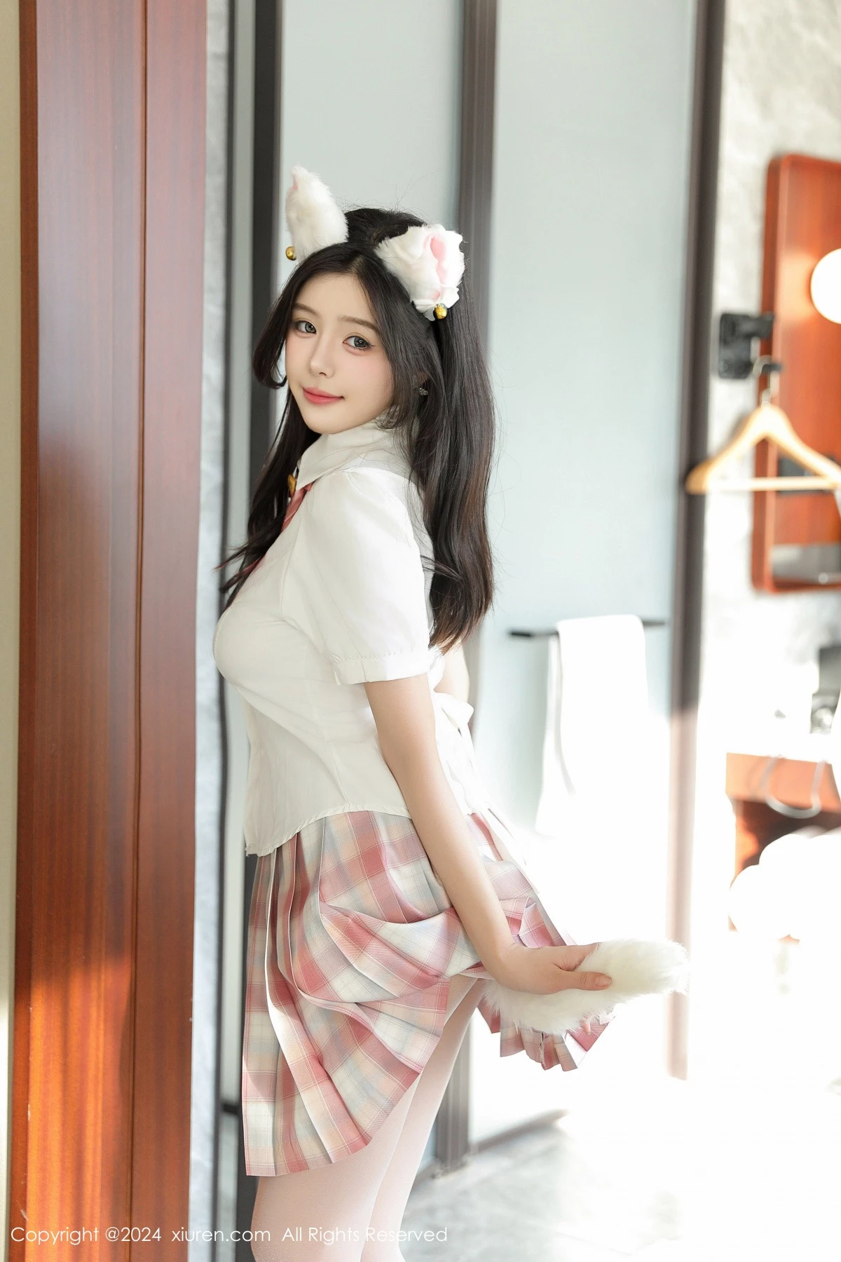 [[XiuRen秀人网]秀人网]No.9277_模特袁圆私房性感JK制服配超薄白丝秀曼妙身姿完美诱惑写真72P