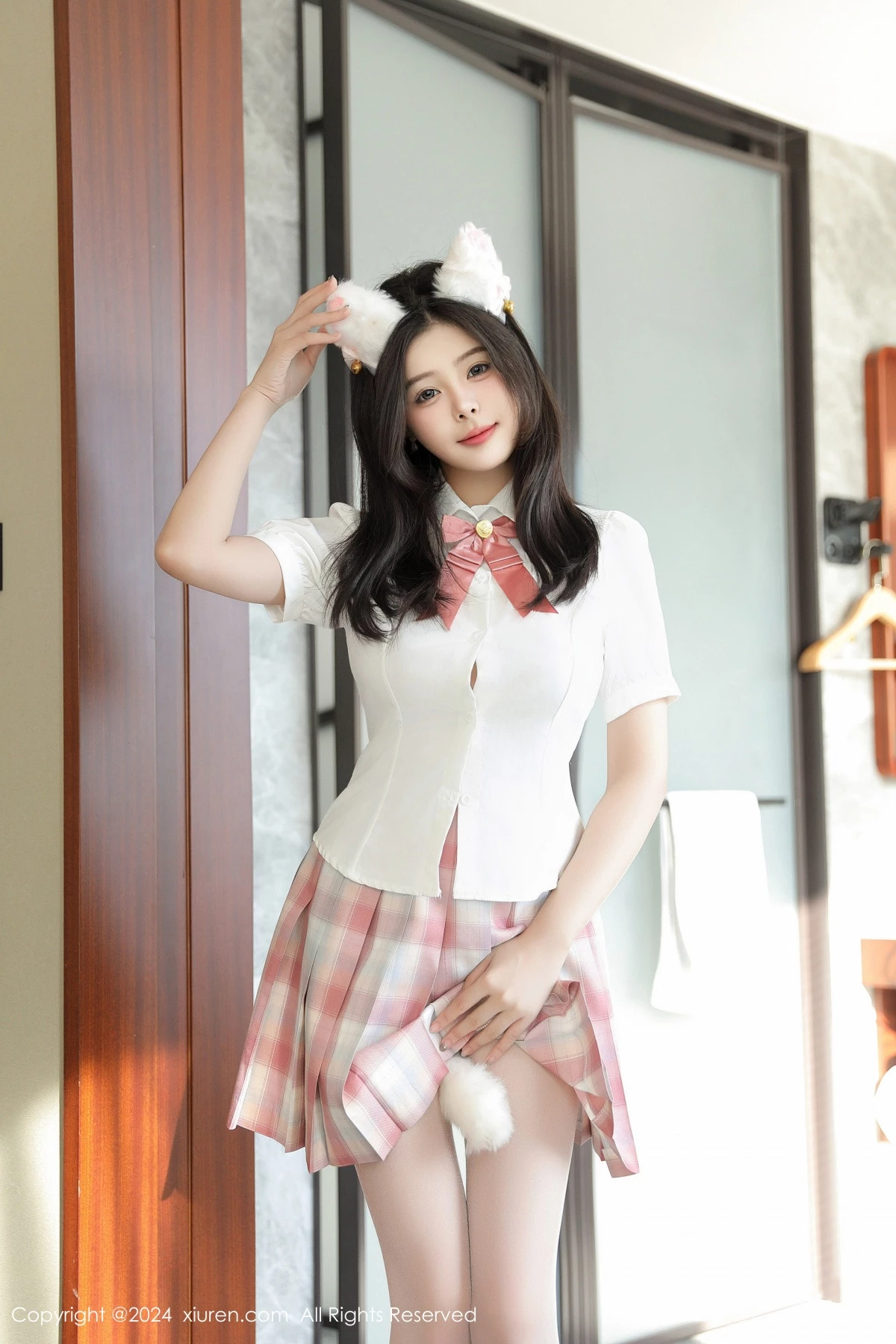 [[XiuRen秀人网]秀人网]No.9277_模特袁圆私房性感JK制服配超薄白丝秀曼妙身姿完美诱惑写真72P