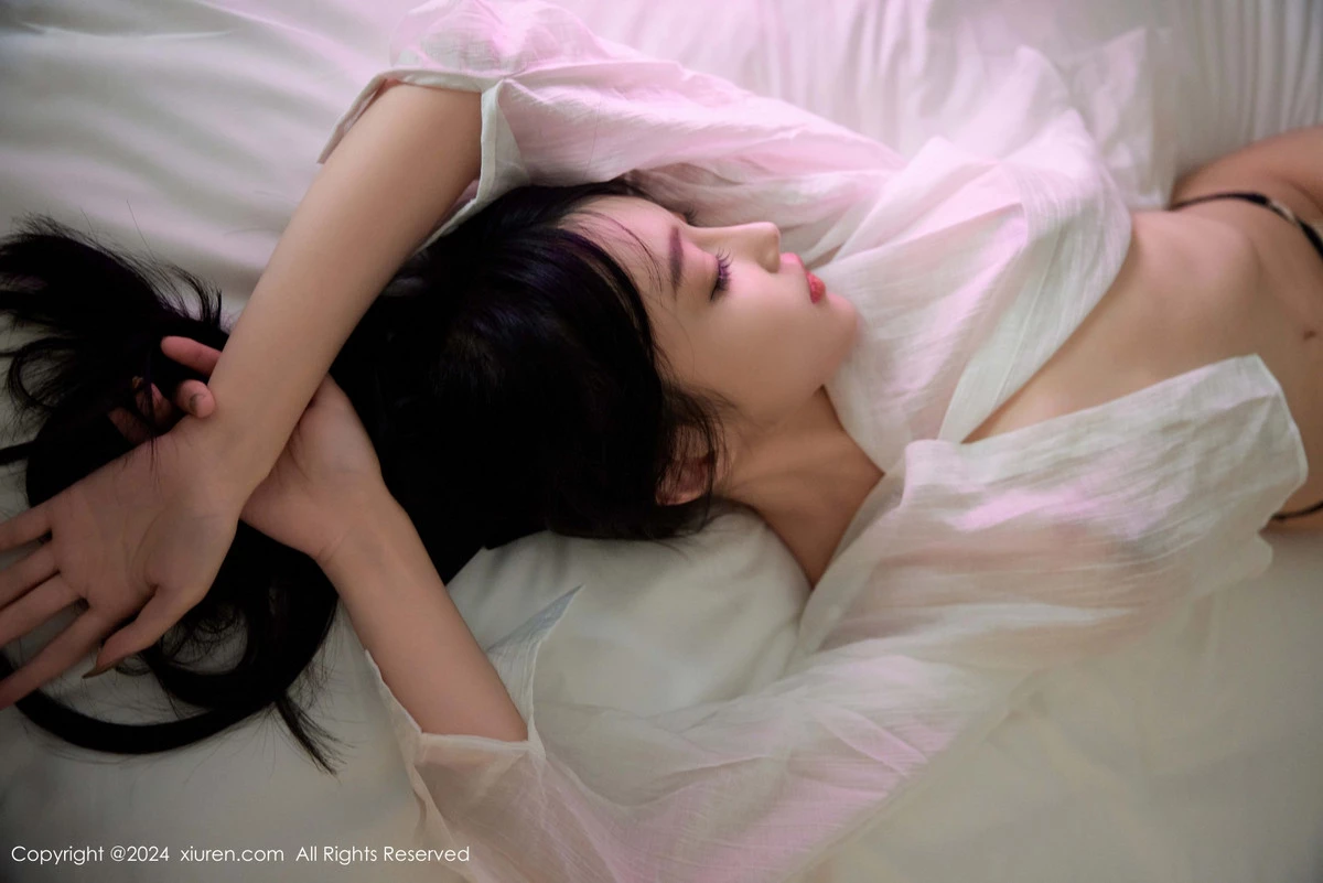 [[XiuRen秀人网]秀人网]No.9274_模特玥儿玥er浴室性感白色衬衫配白色丝袜秀曼妙身姿诱惑写真75P