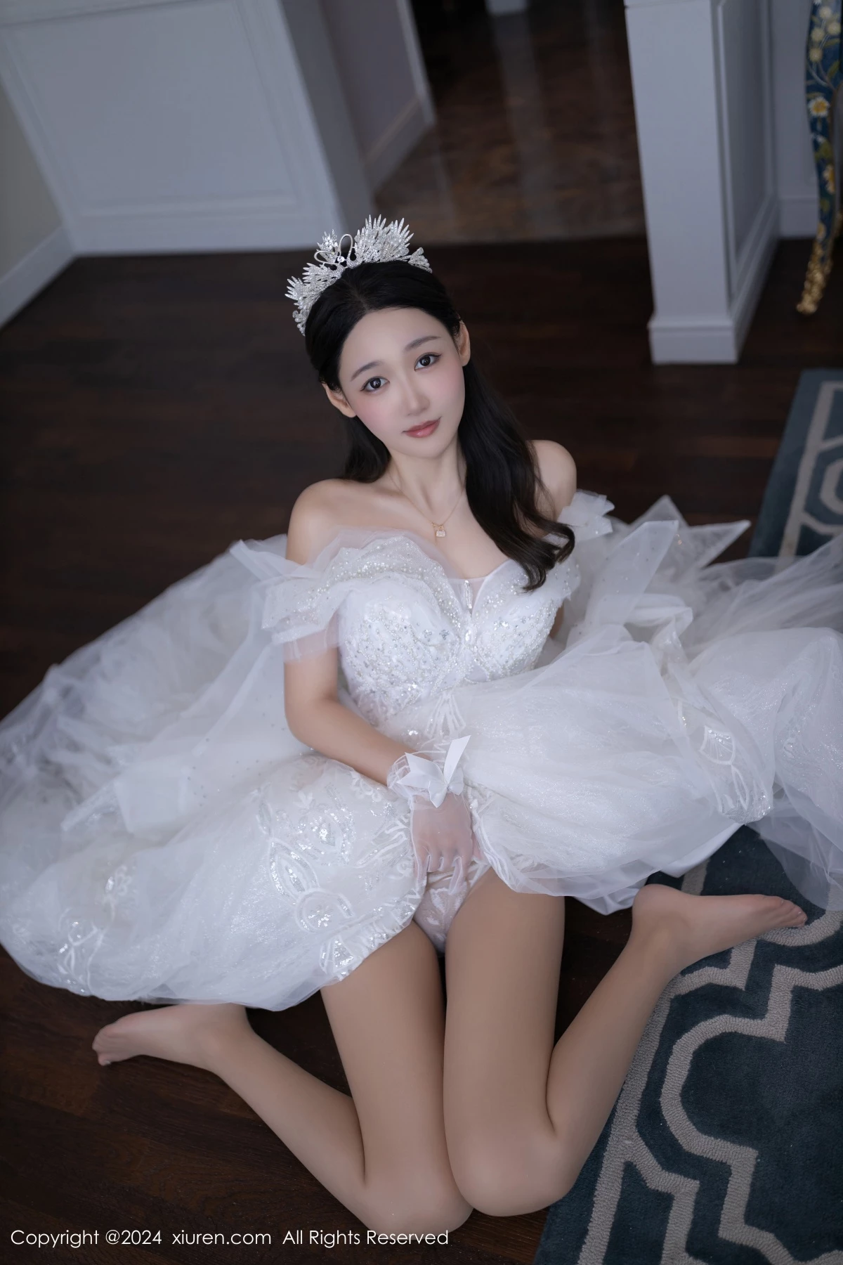 [[XiuRen秀人网]秀人网]No.9283_模特唐安琪性感白色婚纱露白色内衣配超薄肉丝秀美腿诱惑写真86P