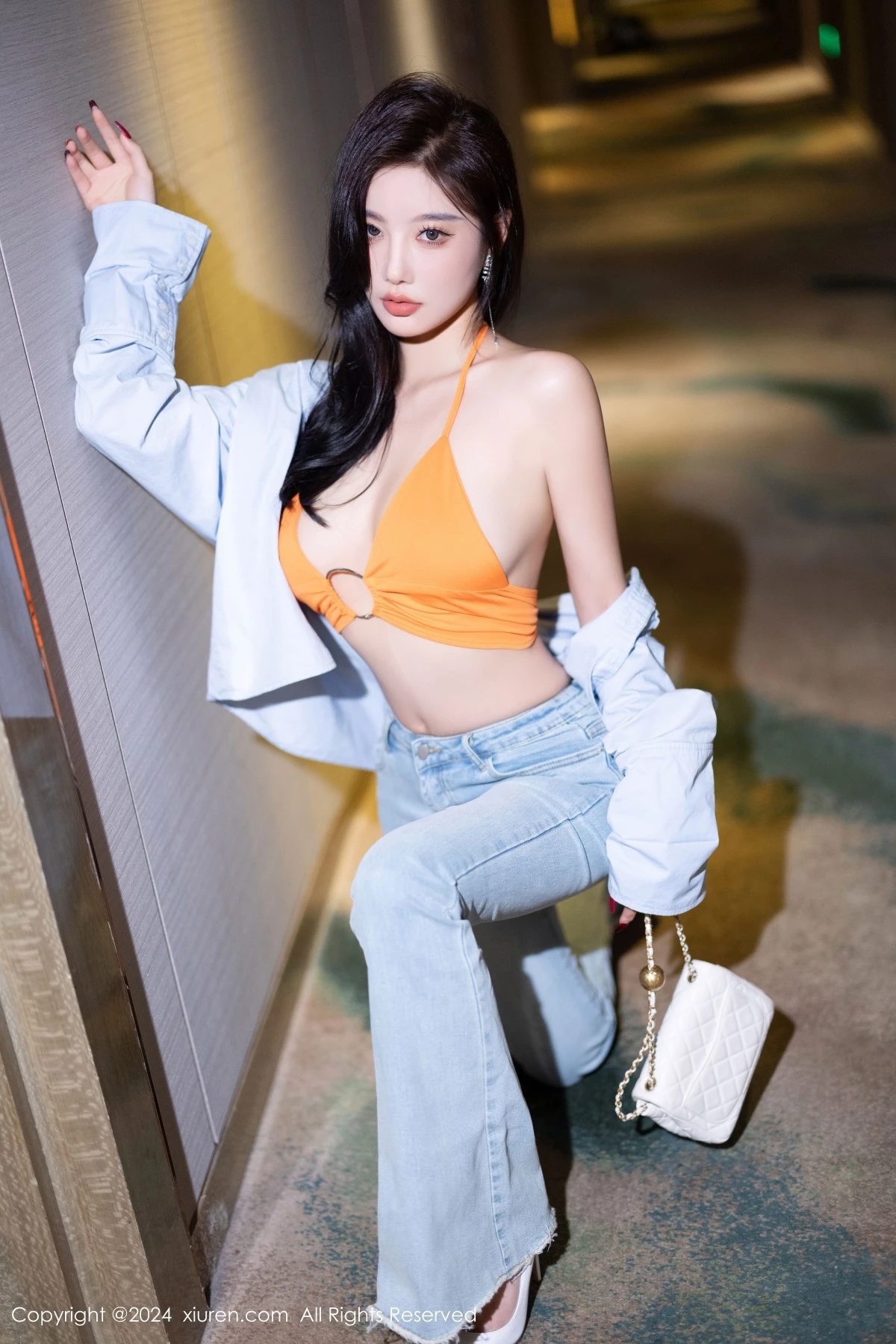 [[XiuRen秀人网]秀人网]No.9282_女神杨晨晨Yome性感白色情趣内衣配白丝袜秀丰腴身材诱惑写真80P